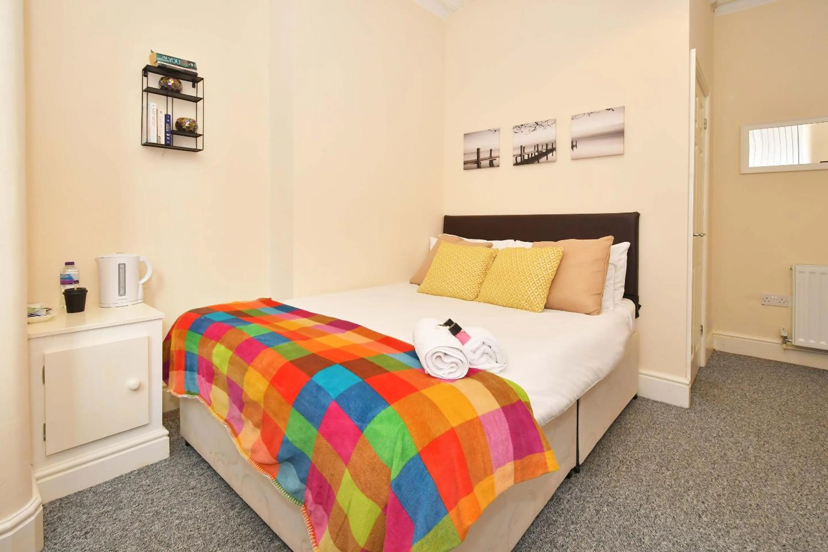 Bedroom, Bed in Townhouse @ 178 Ruskin Road Crewe
