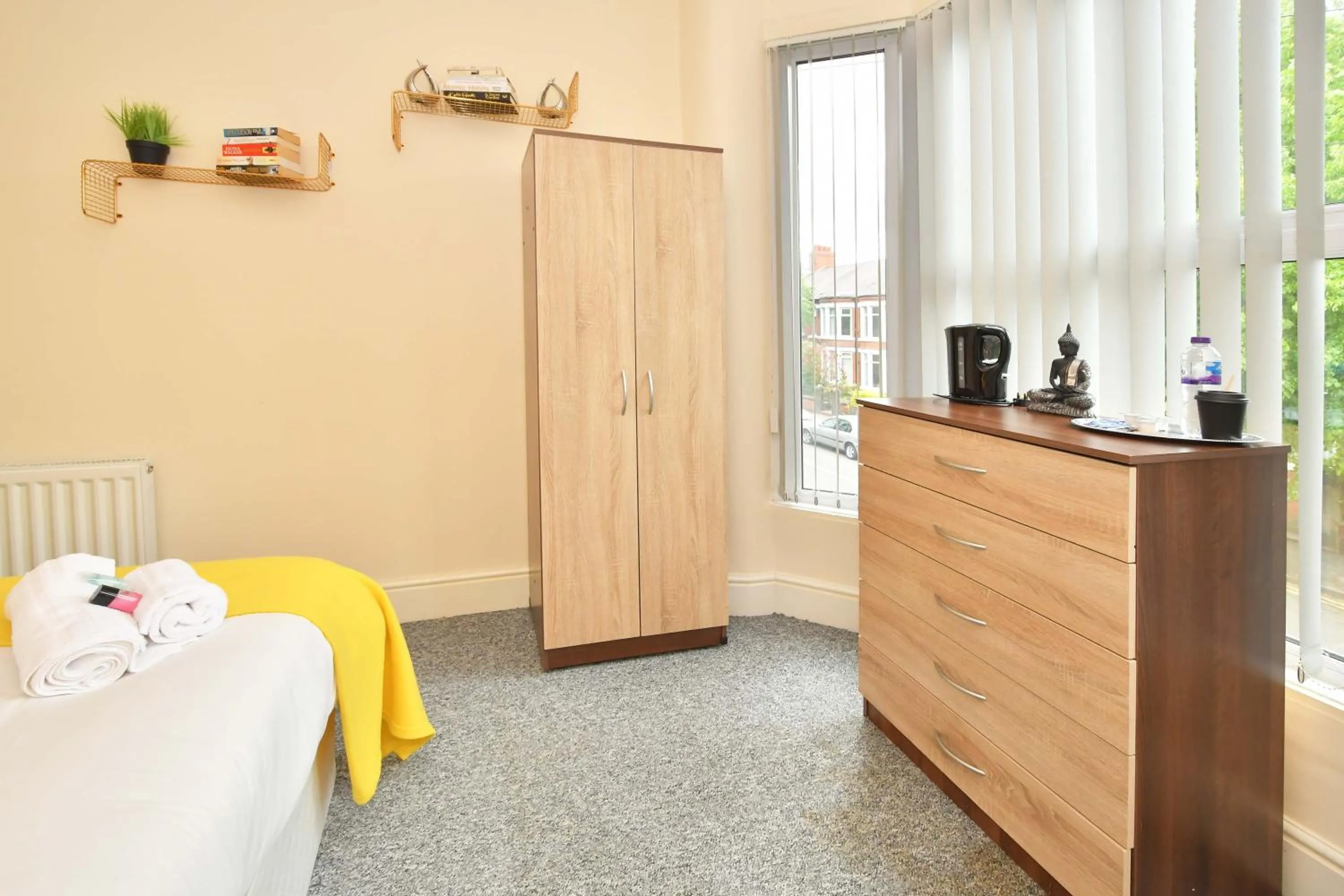 Bedroom, Bed in Townhouse @ 178 Ruskin Road Crewe