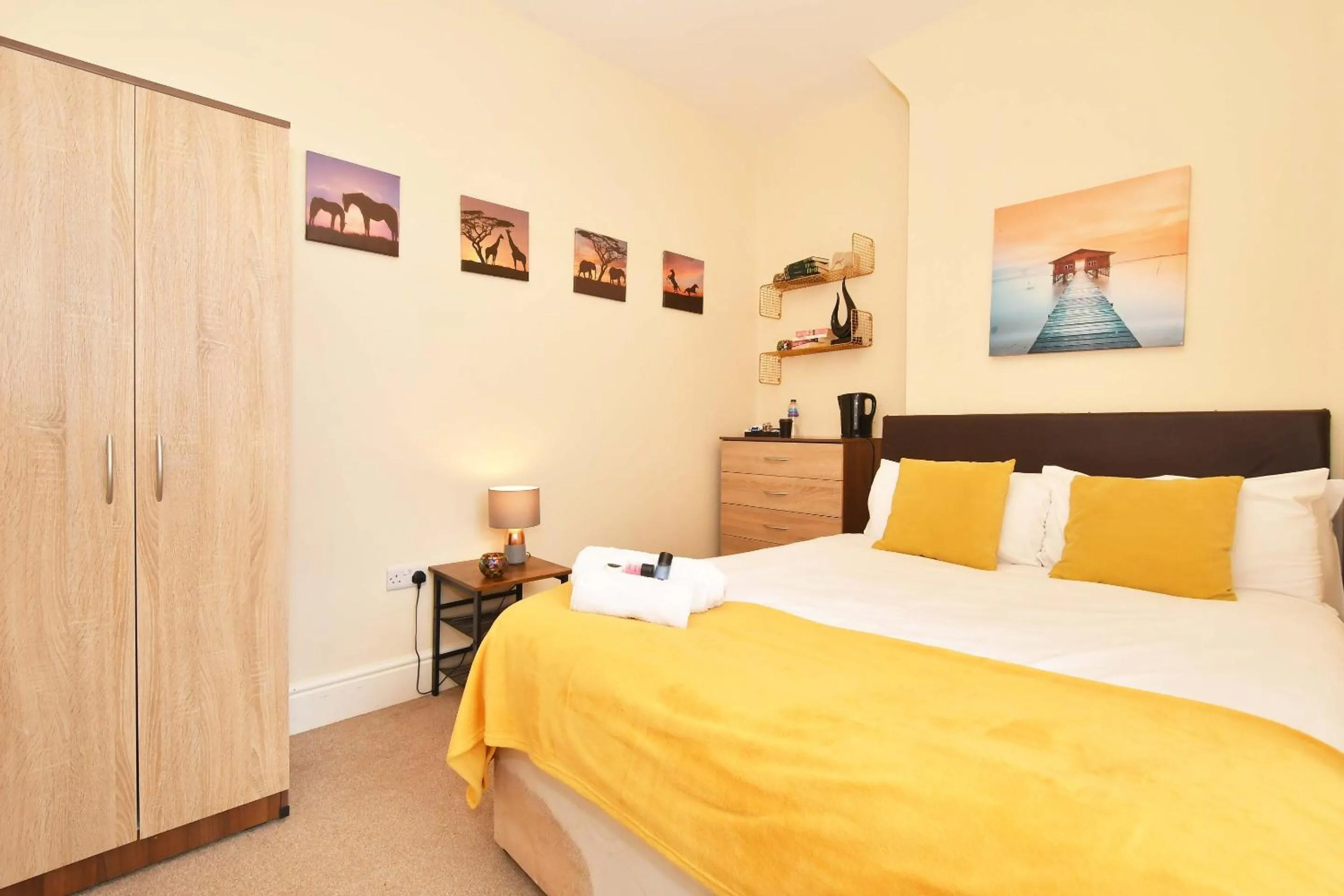 Bedroom, Bed in Townhouse @ 178 Ruskin Road Crewe
