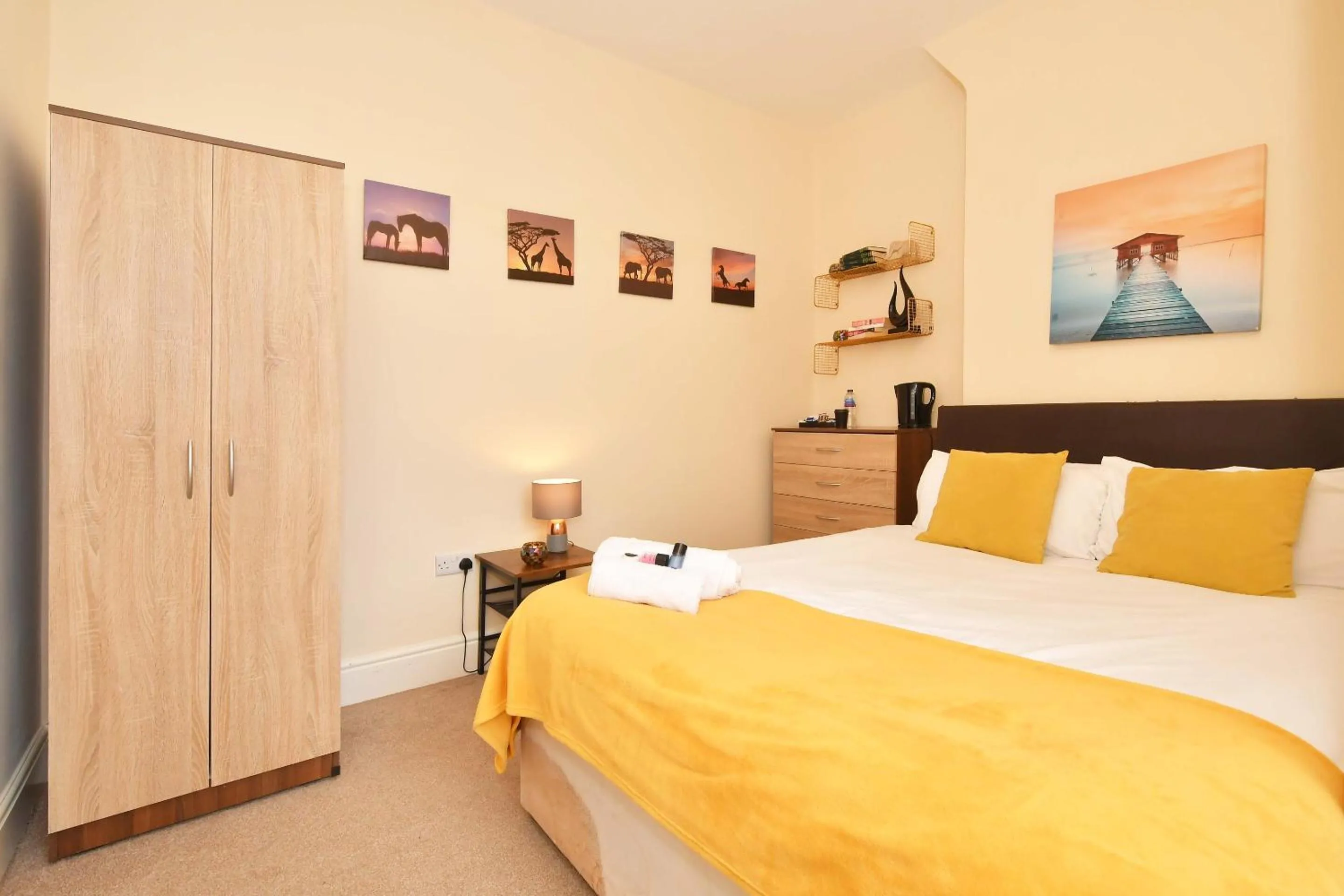 Bedroom, Bed in Townhouse @ 178 Ruskin Road Crewe