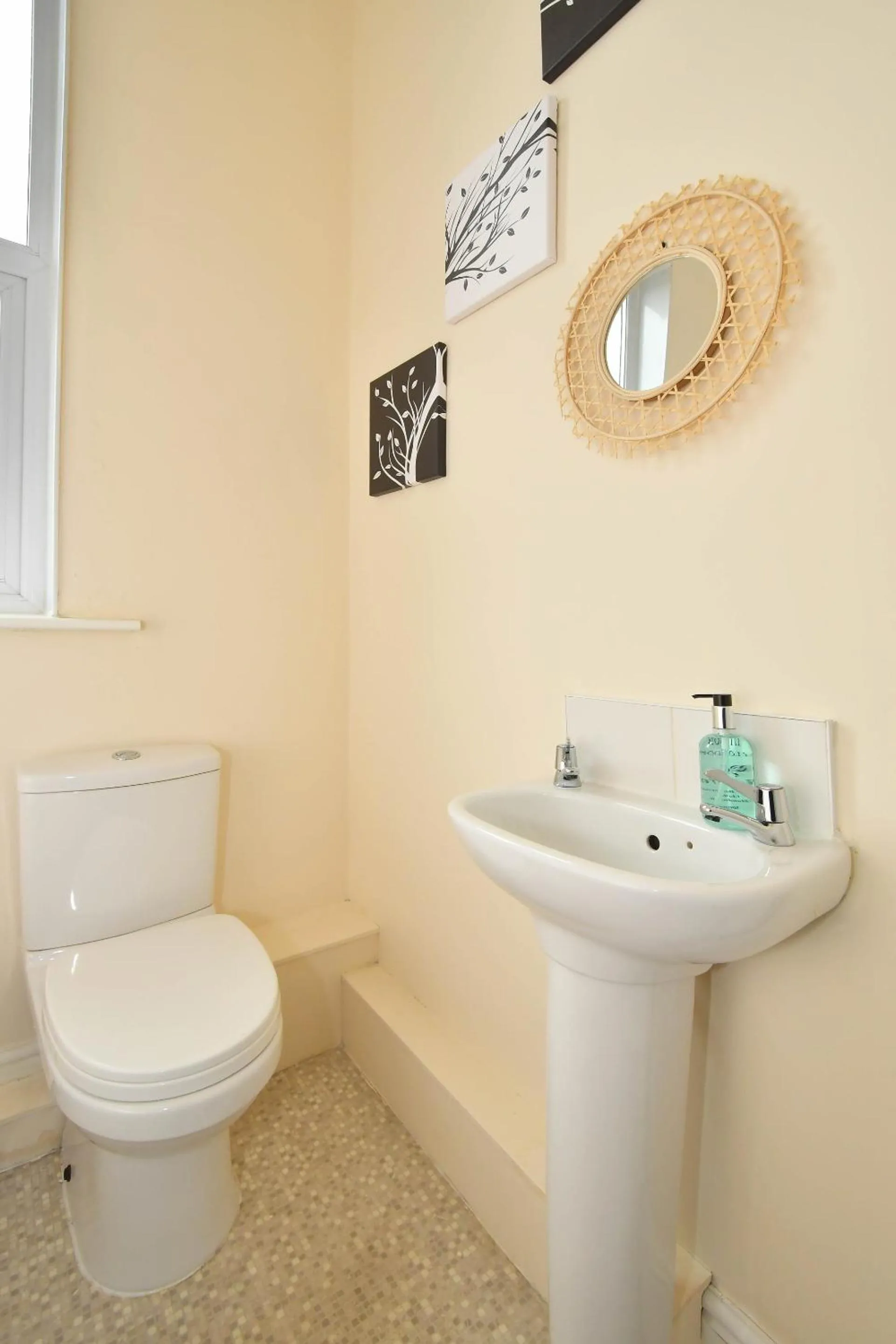 Bathroom in Townhouse @ 178 Ruskin Road Crewe