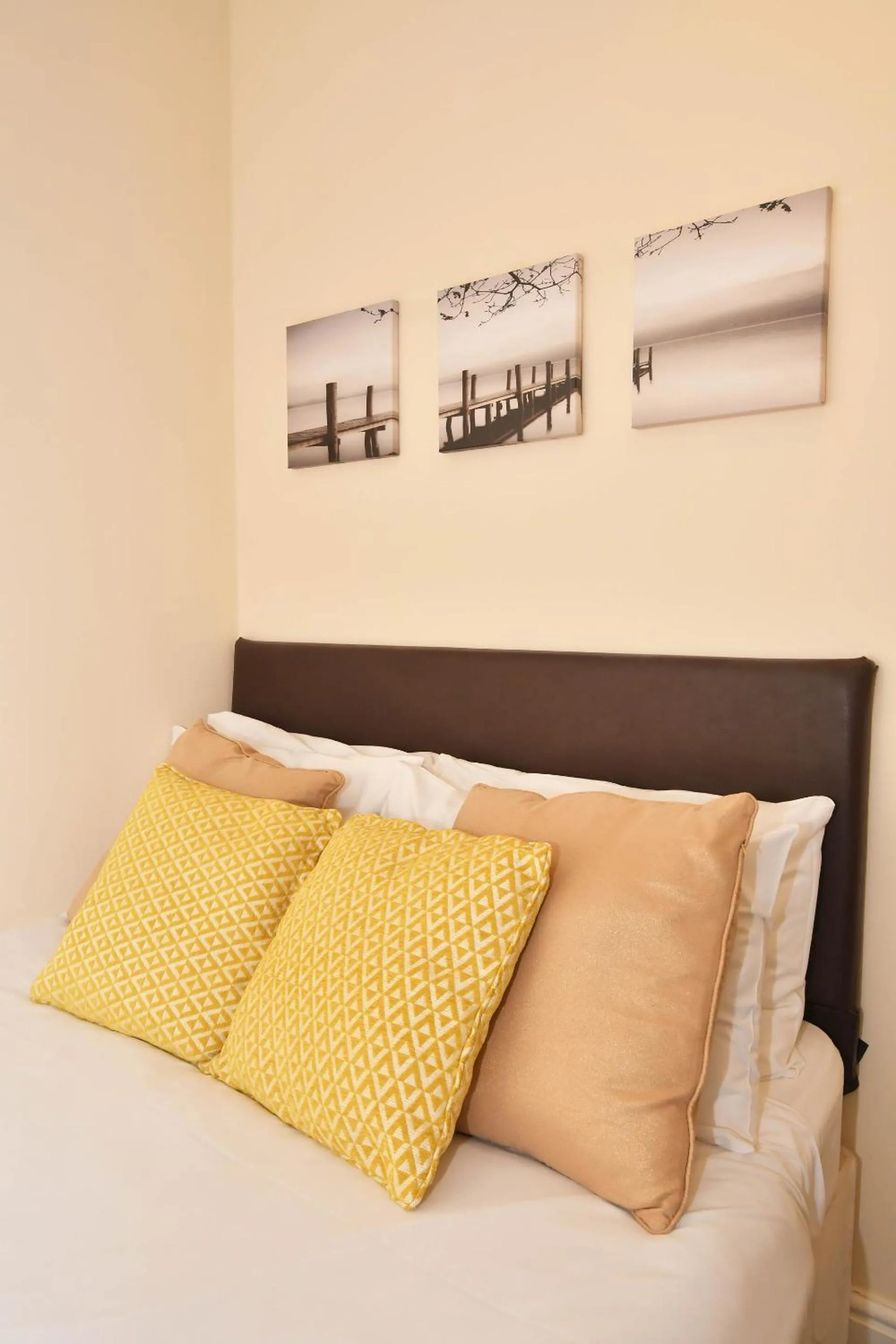 Bedroom, Bed in Townhouse @ 178 Ruskin Road Crewe