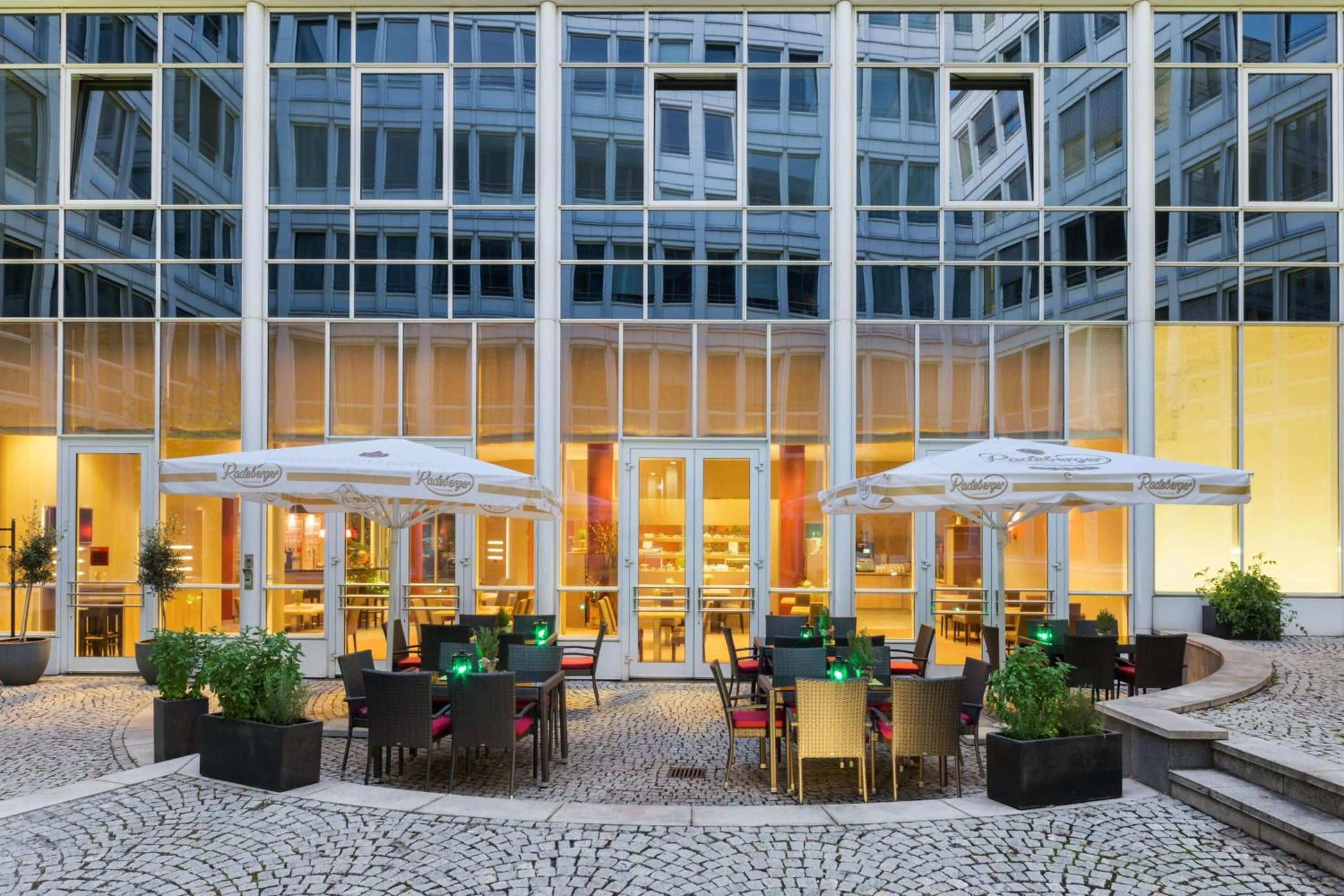 Food and drinks in Park Inn by Radisson Dresden