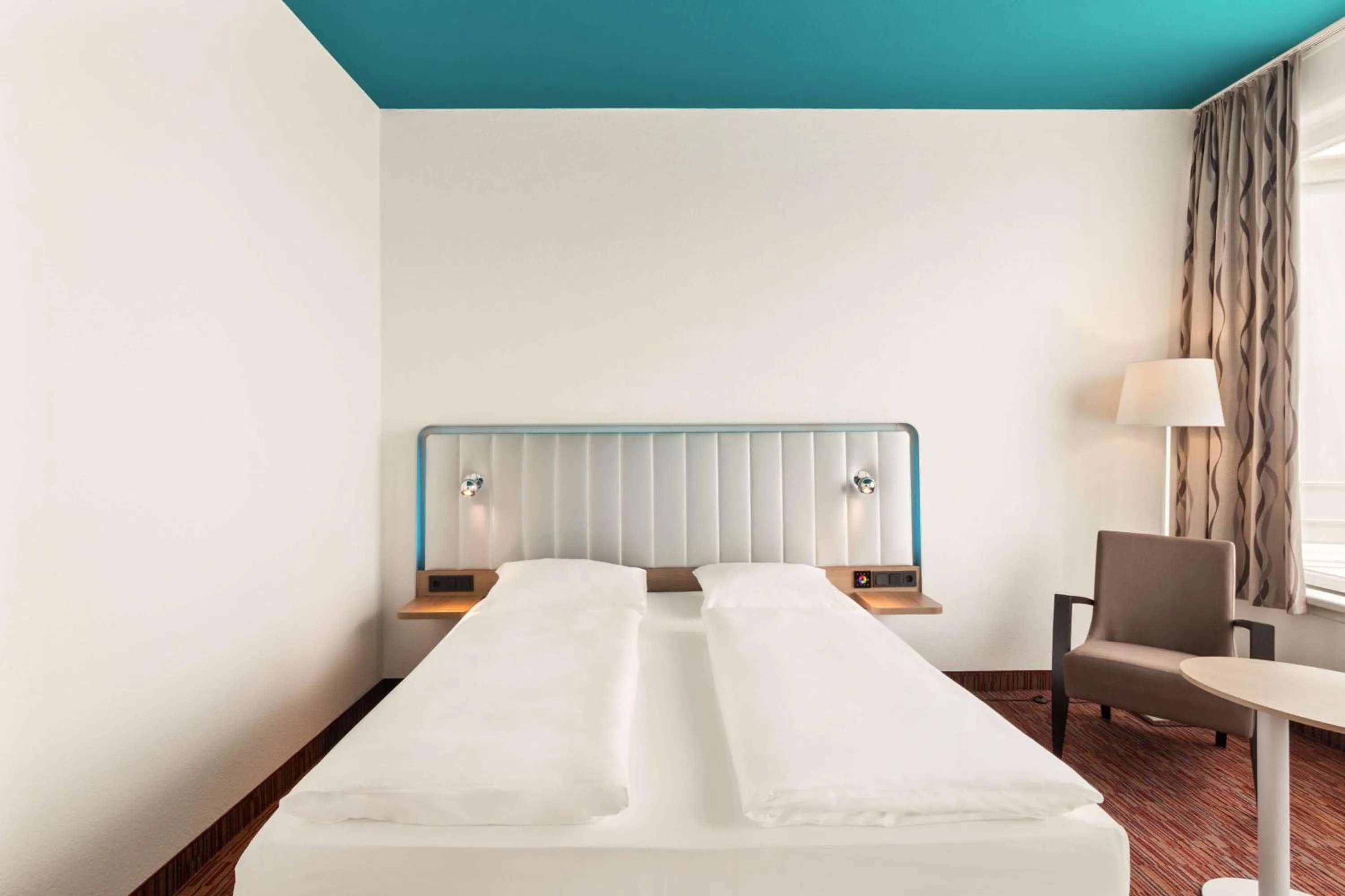 Bedroom, Bed in Park Inn by Radisson Dresden