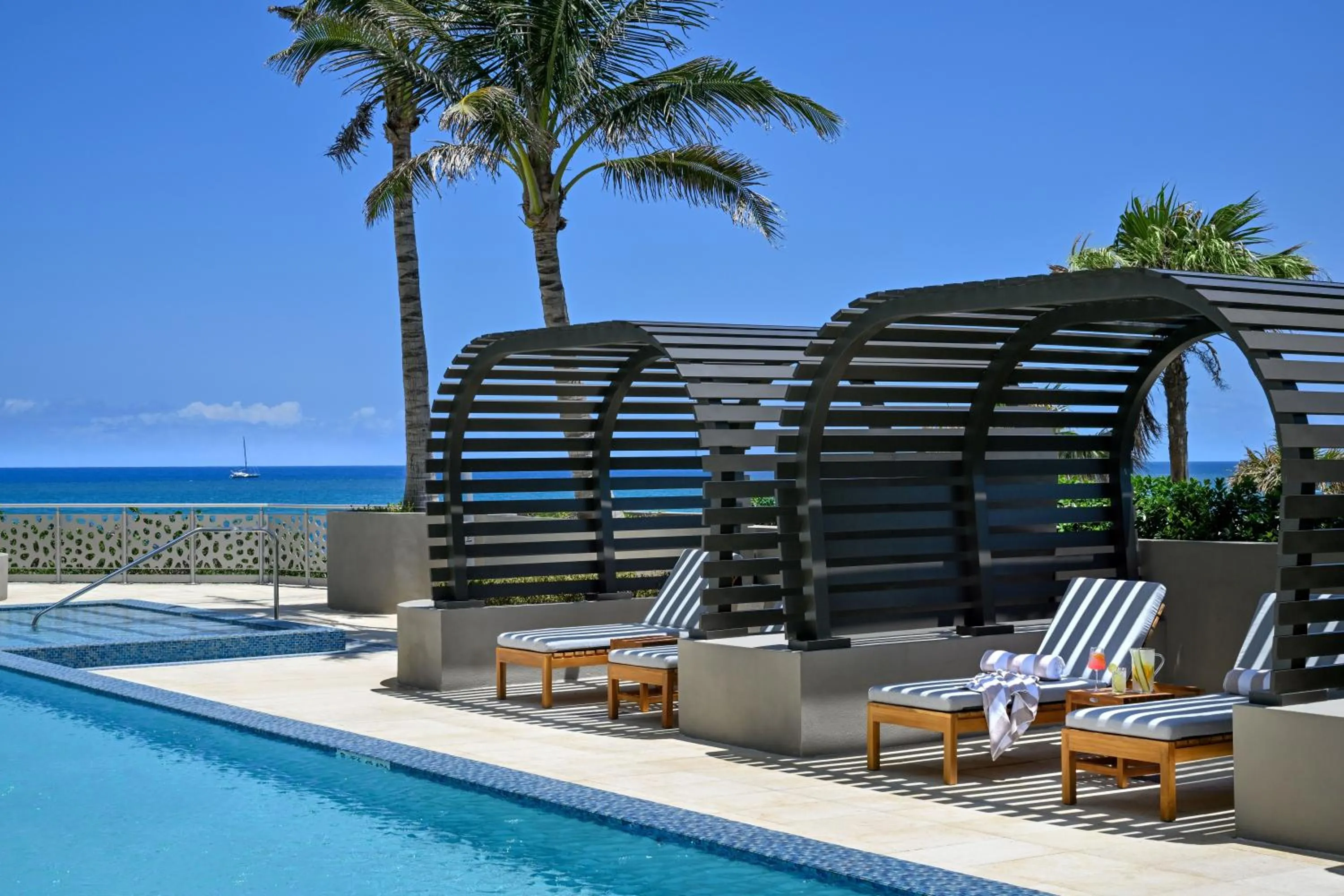 Swimming pool in Amrit Ocean Resort & Residences Singer Island