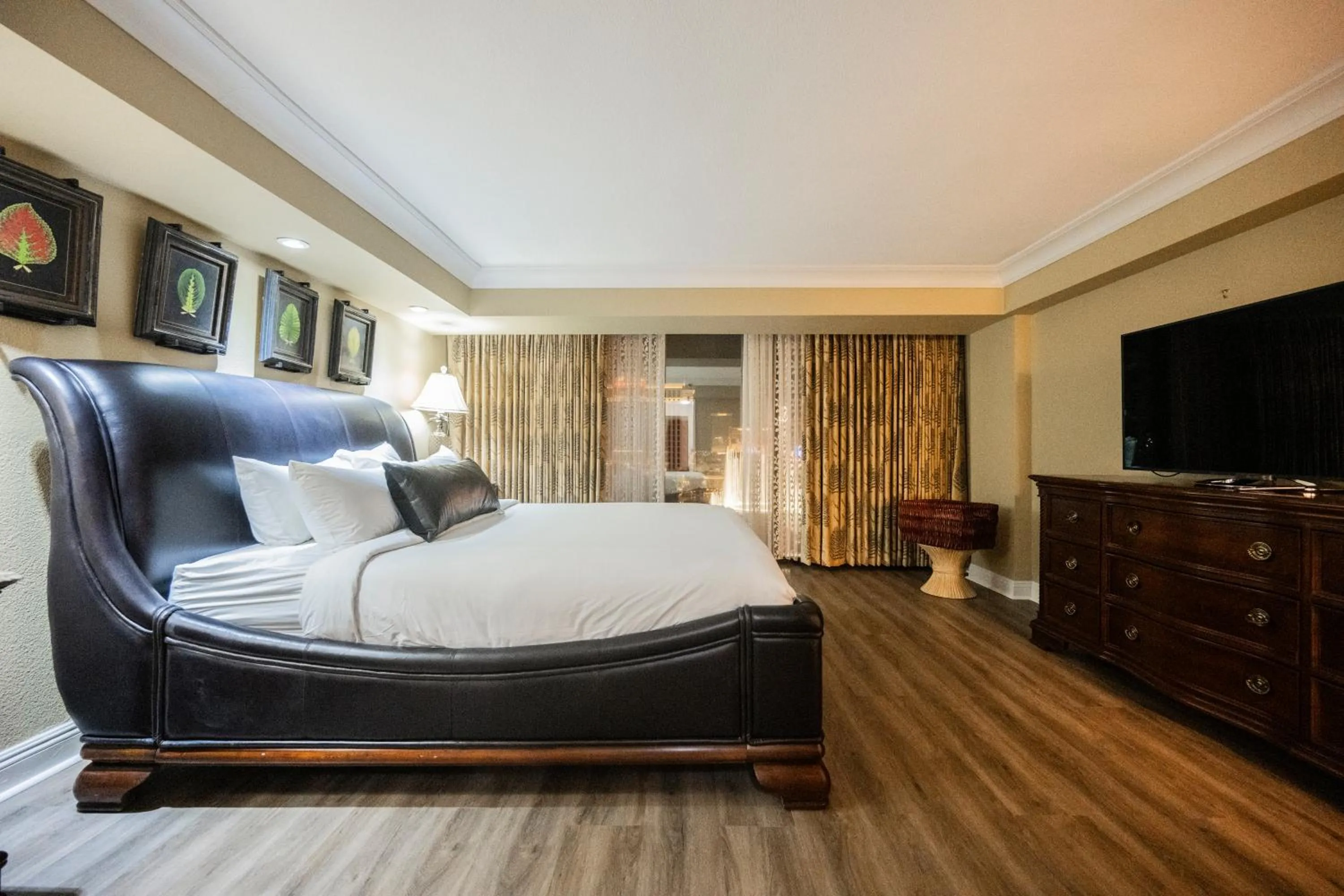 Bedroom, Bed in StripViewSuites at Jockey Club