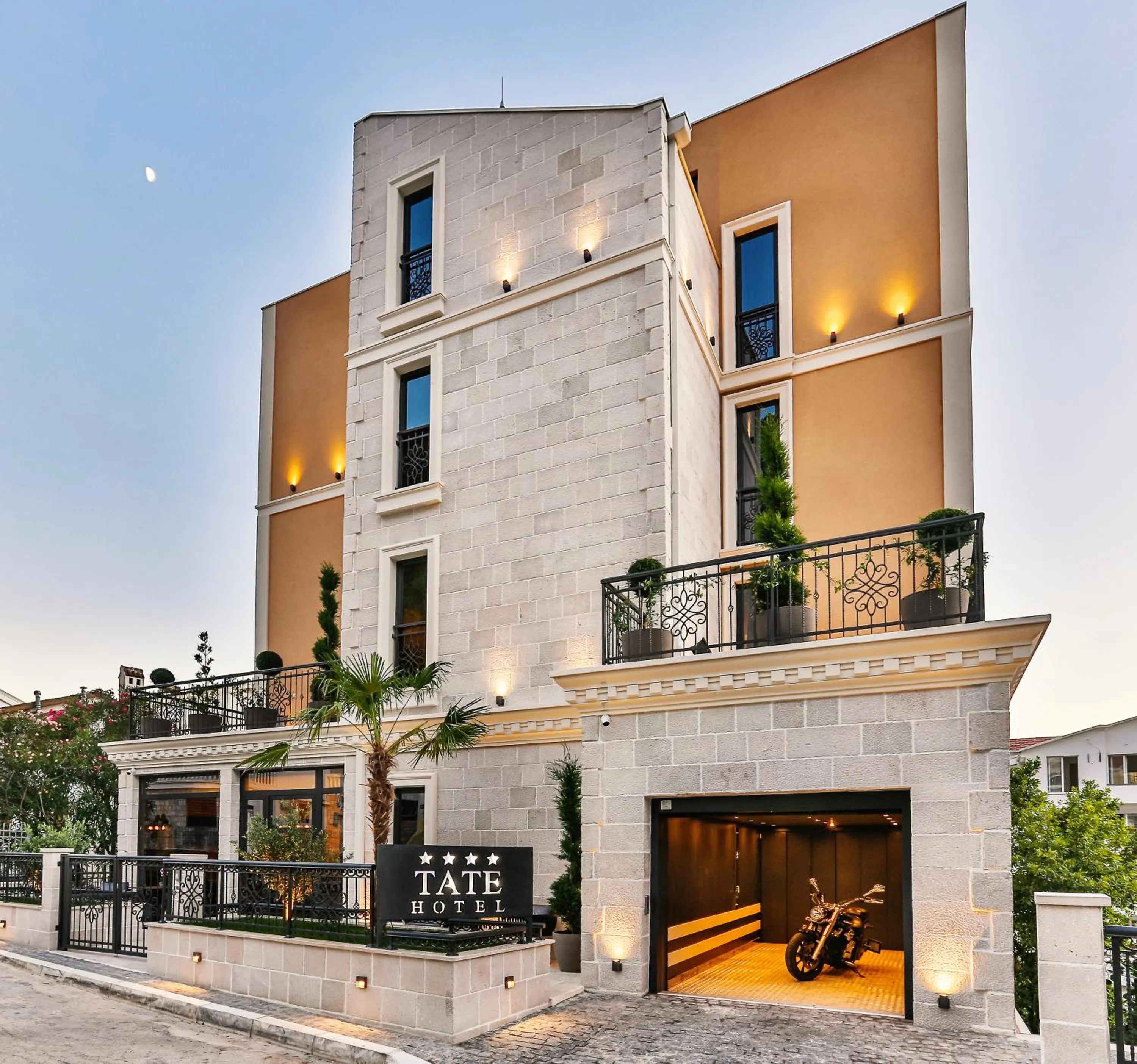 Facade/entrance in Boutique Hotel Tate By Aycon