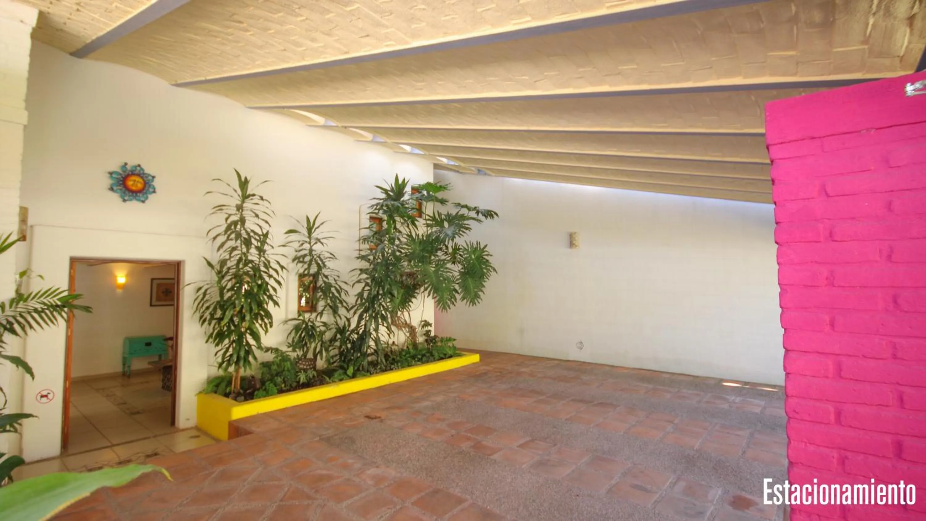 Parking in Hotel Boutique Casa Copal