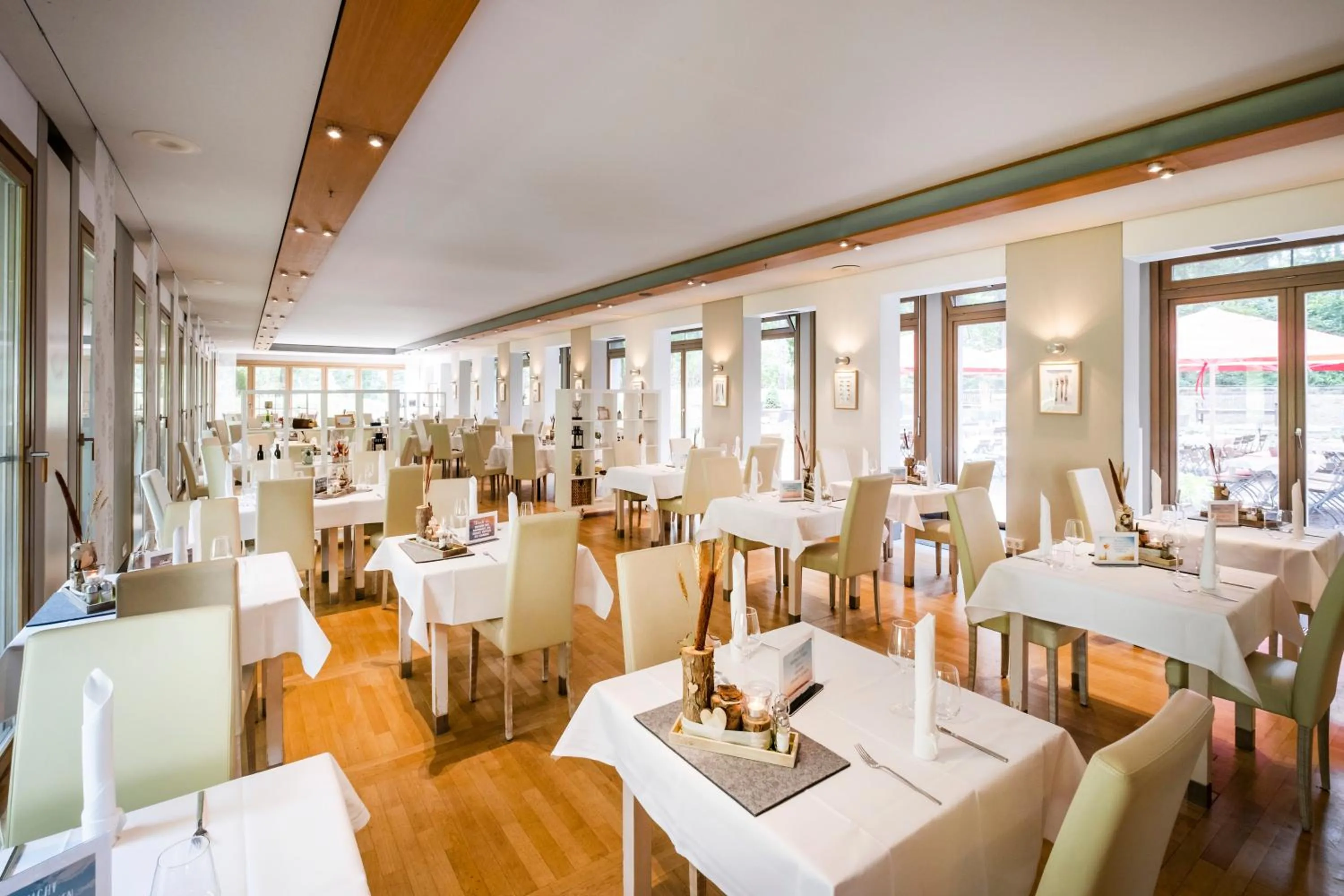 Restaurant/places to eat in Ringhotel Schorfheide, Tagungszentrum der Wirtschaft