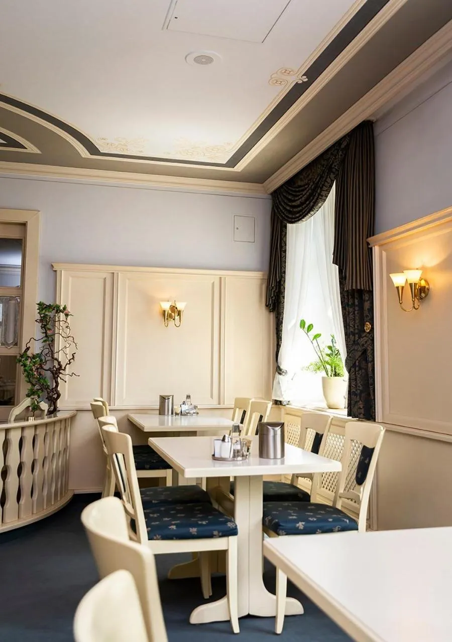 Restaurant/places to eat in Hotel Burghof