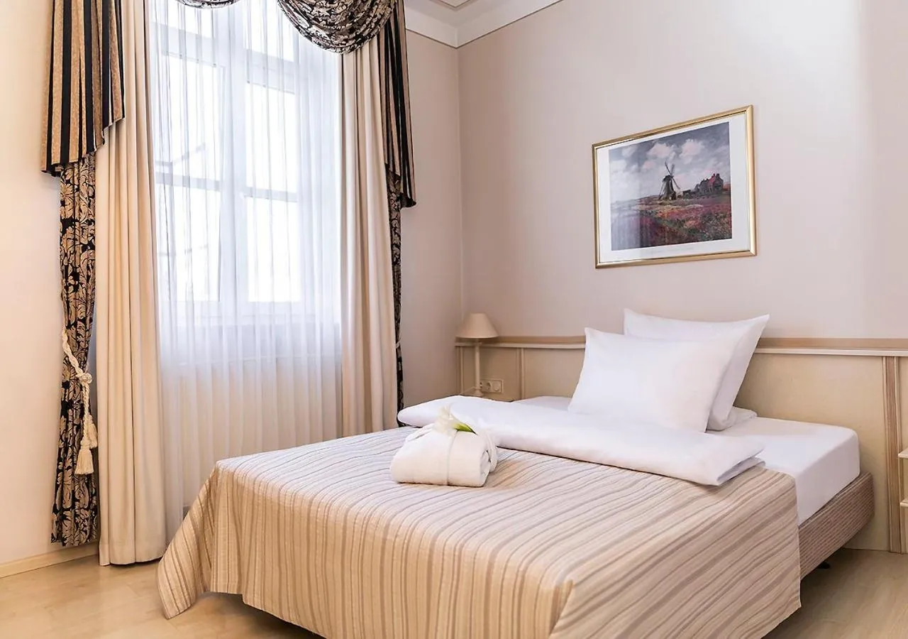 Bed in Hotel Burghof