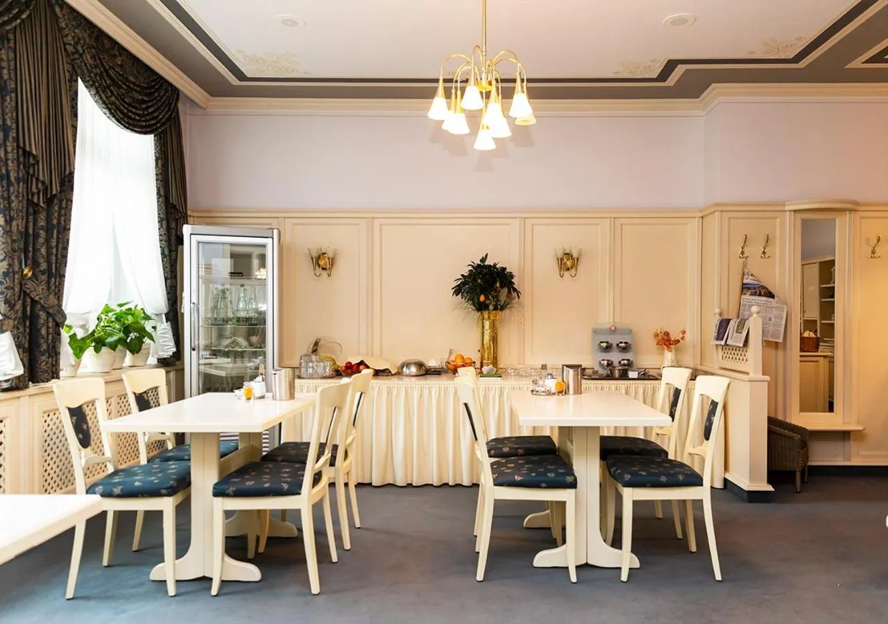 Restaurant/places to eat in Hotel Burghof