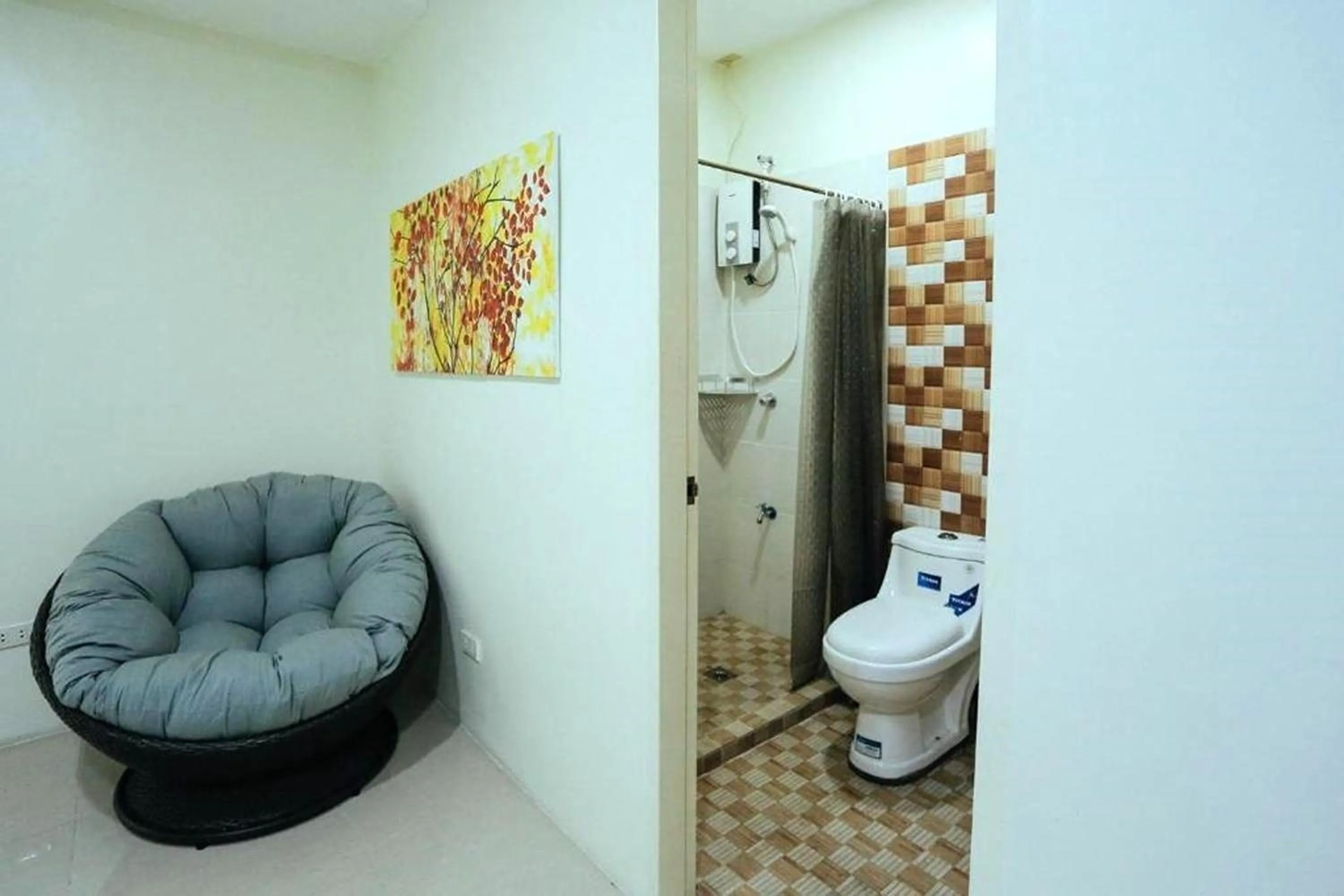 Bathroom in LJENJ Apartelle near Clark Airport