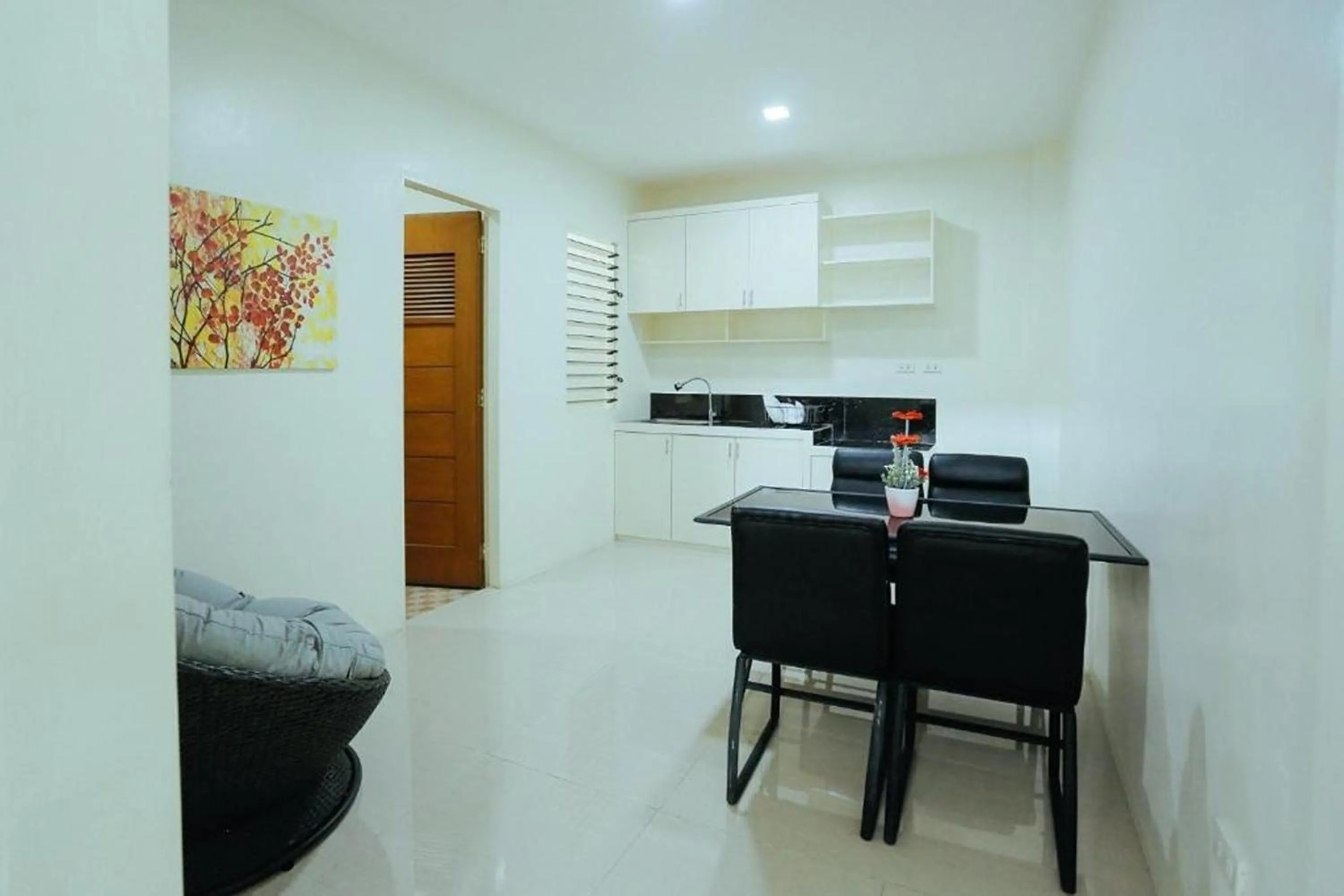 Kitchen or kitchenette in LJENJ Apartelle near Clark Airport