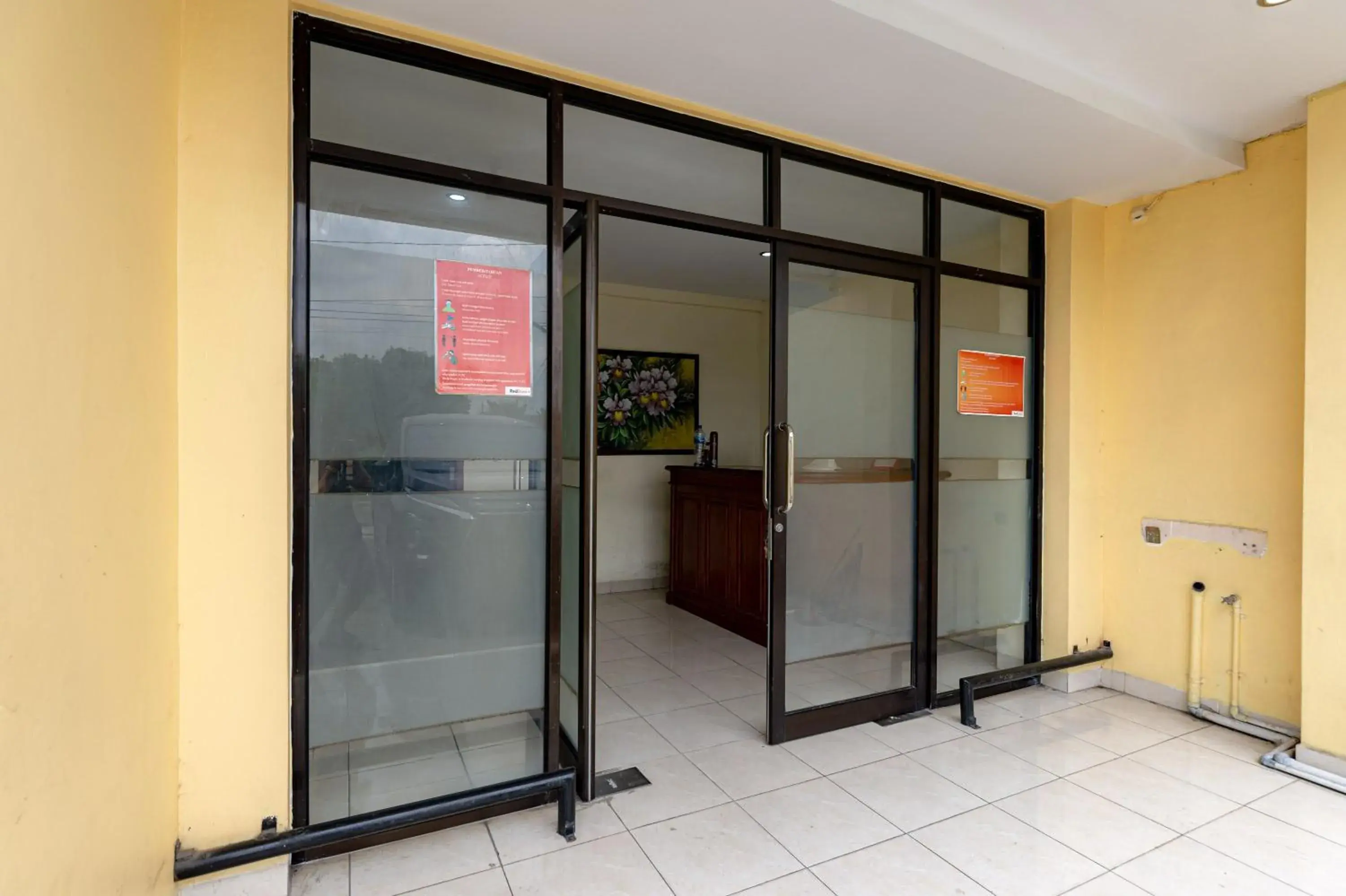 Property building in RedDoorz @ Medan Johor 2 Property building in RedDoorz @ Medan Johor 2