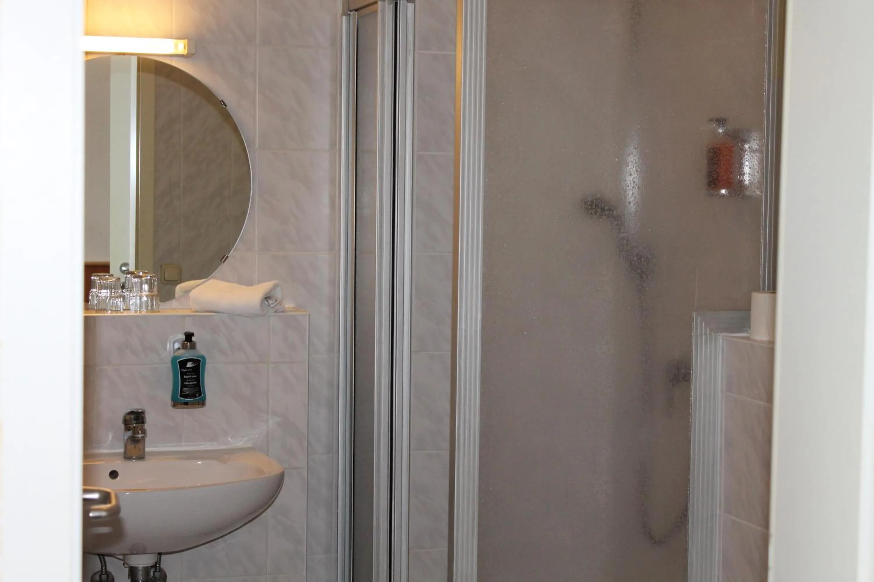 Bathroom in Filmhotel Lili Marleen