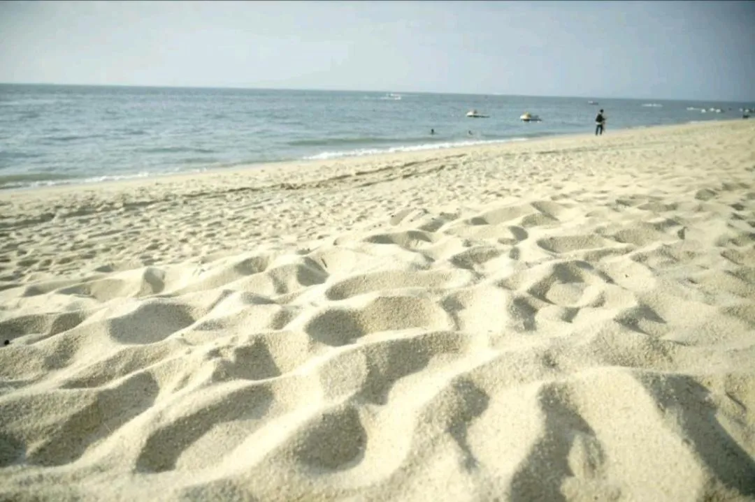 Beach in Deluxe VIP Seaview Batu Ferringhi 1503 - 3 Rooms