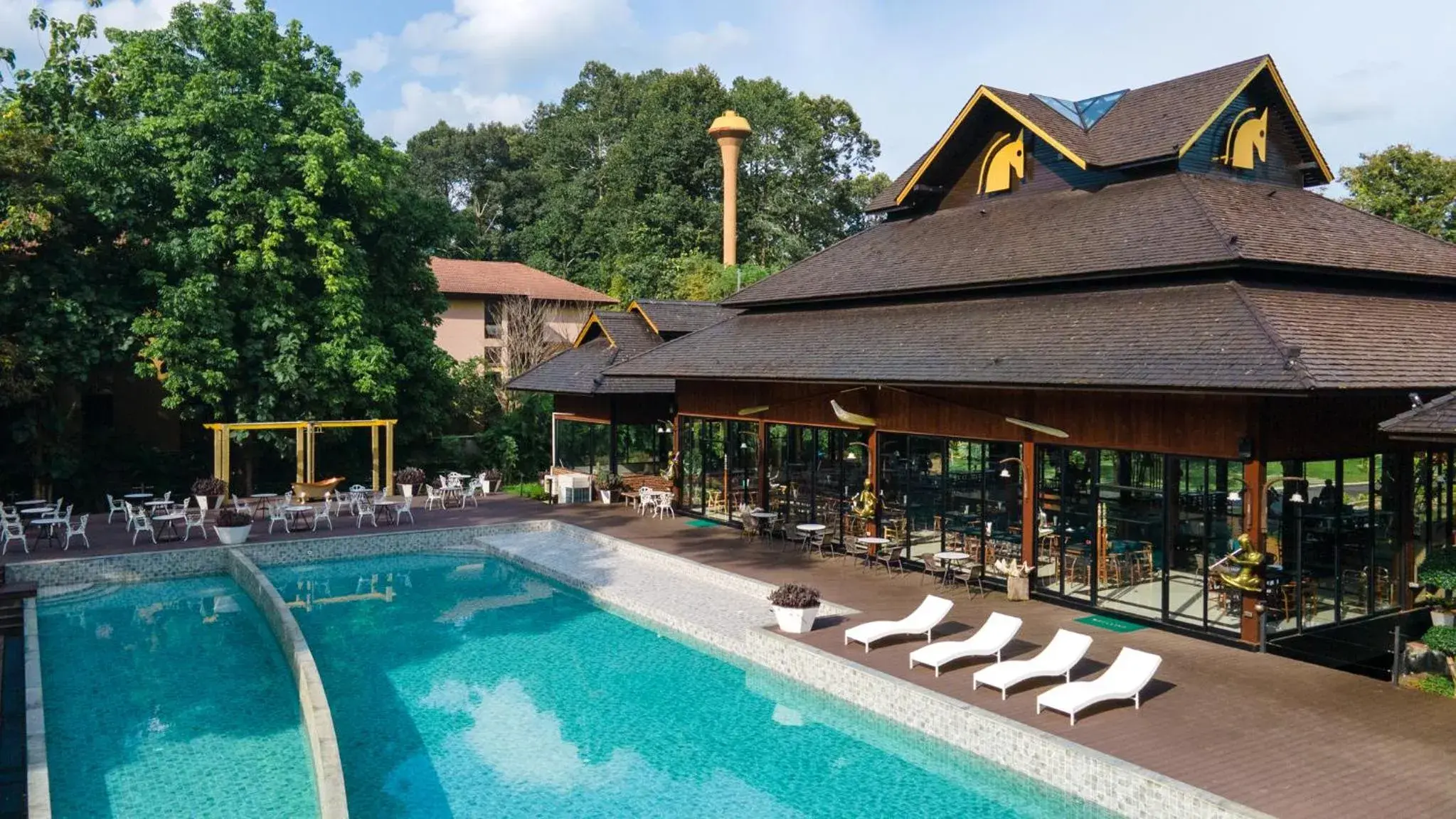 Swimming pool in Phumontra Resort Nakhon Nayok Swimming pool in Phumontra Resort Nakhon Nayok