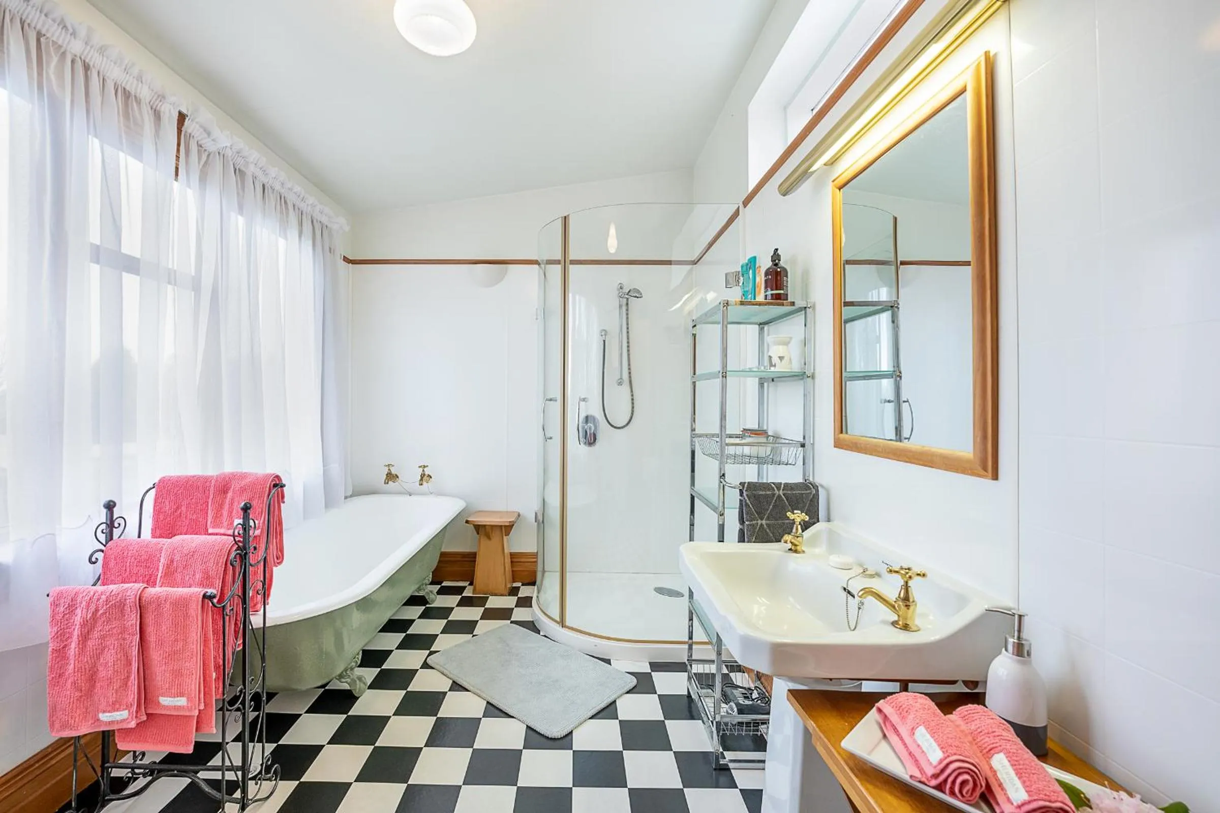 Bathroom in The Fern & Thistle Luxury Accommodation- Drinks, Hotpool, Sauna