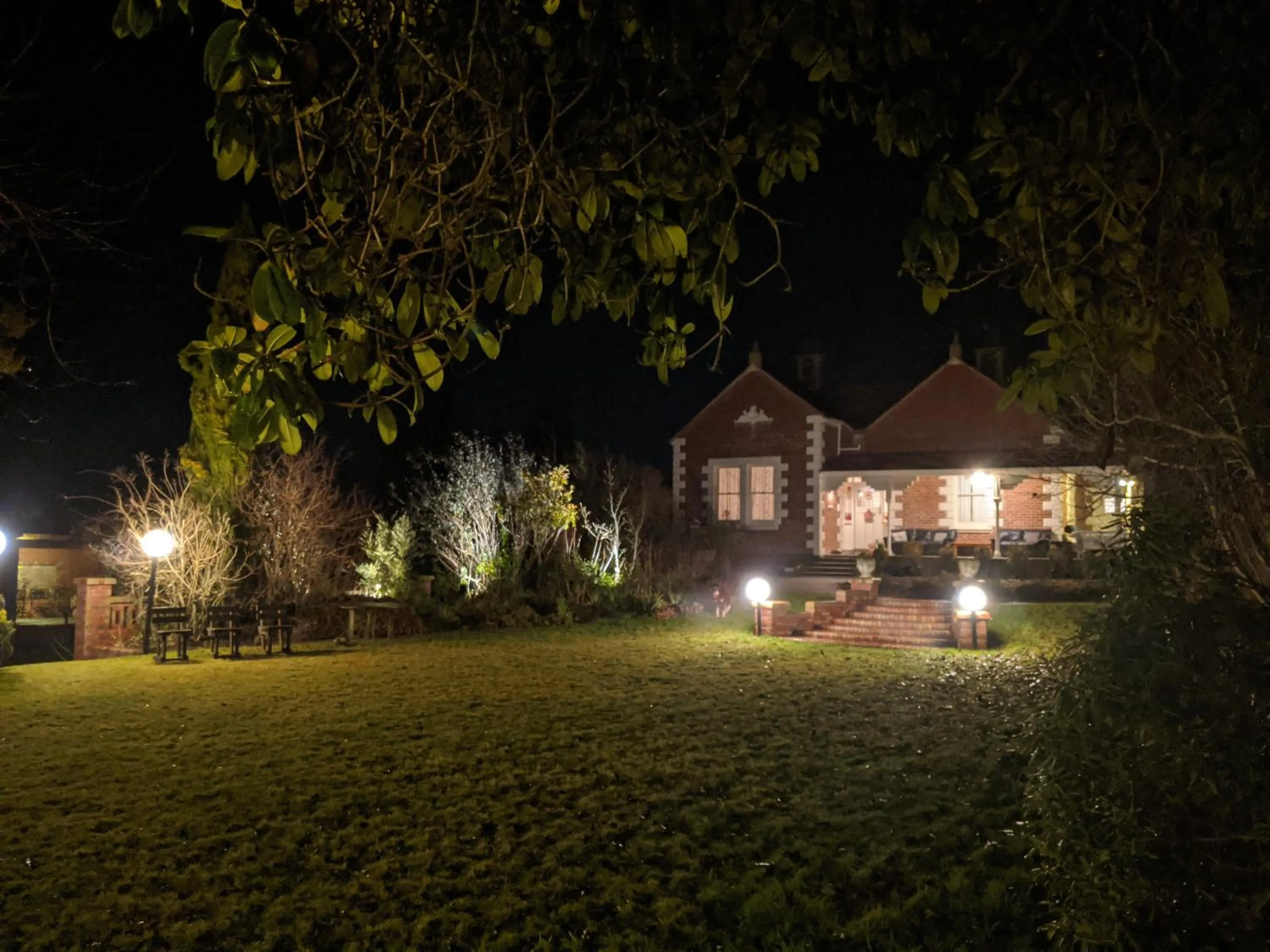 Property building in The Fern & Thistle Luxury Accommodation- Drinks, Hotpool, Sauna