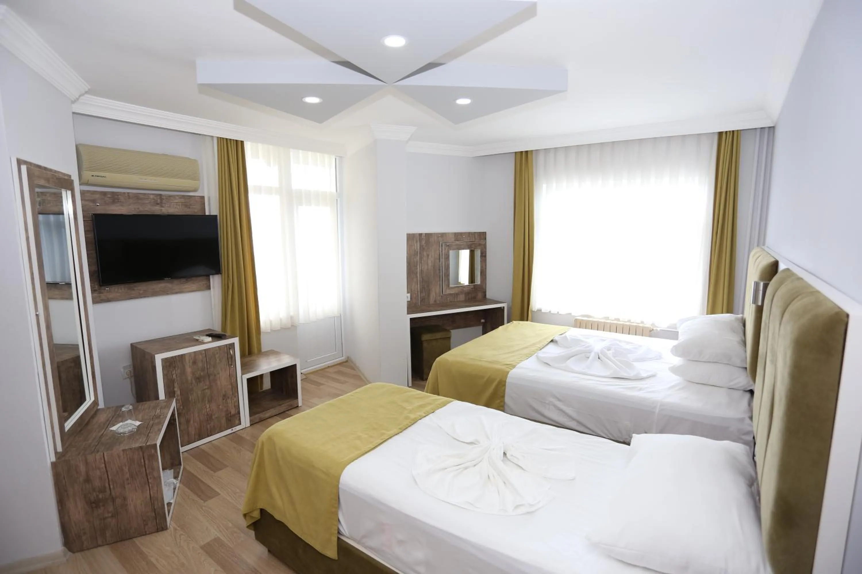 Photo of the whole room, Bed in Terzioglu Otel