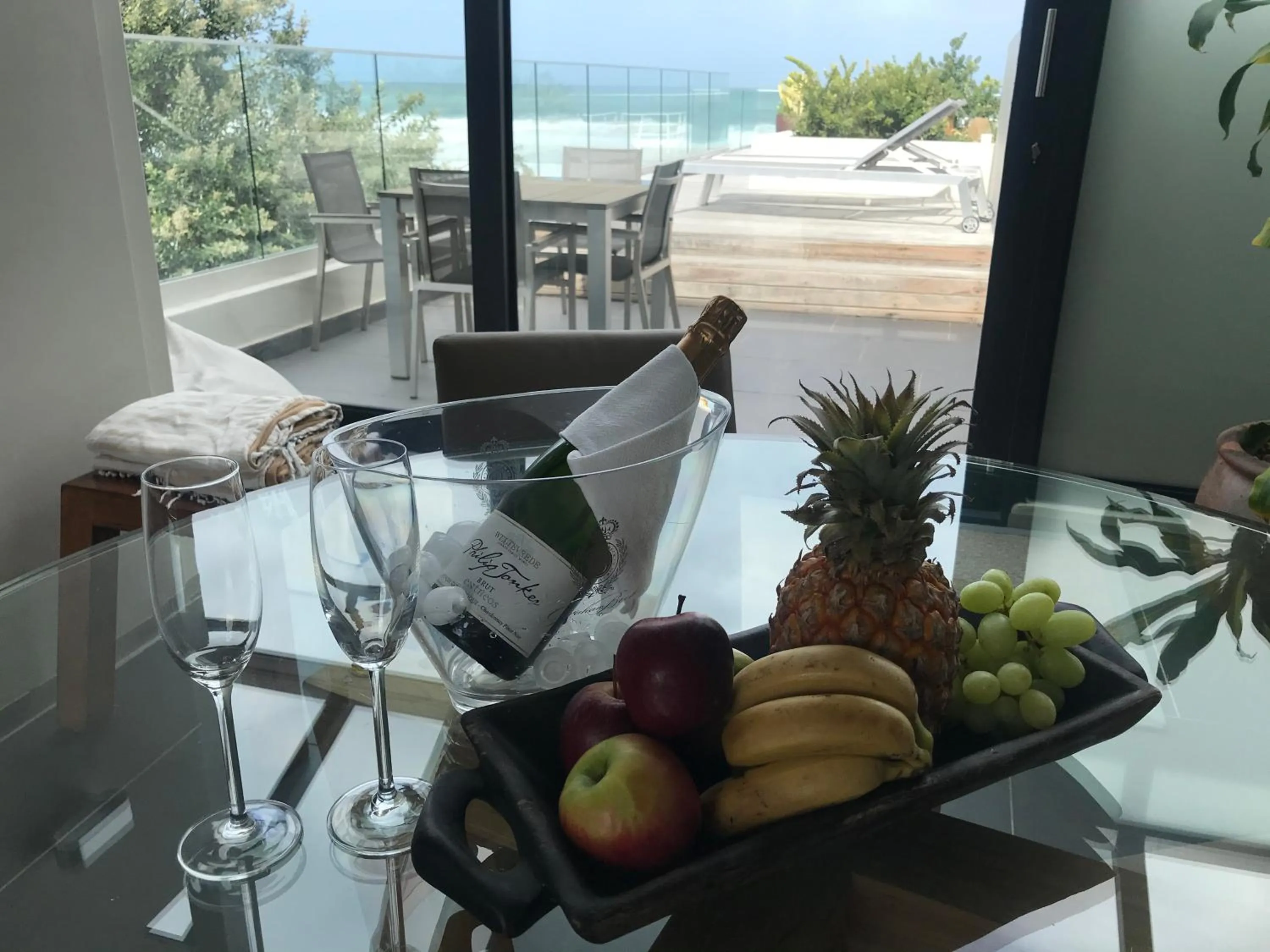 Kitchen or kitchenette in The Ocean View Guest House