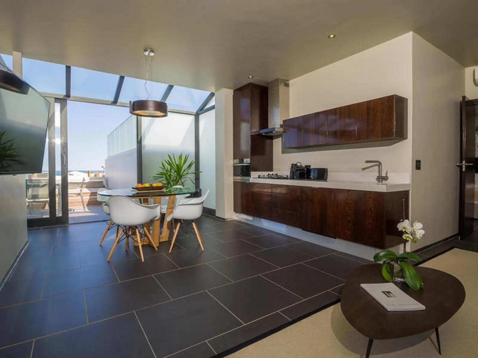 Kitchen or kitchenette in The Ocean View Guest House