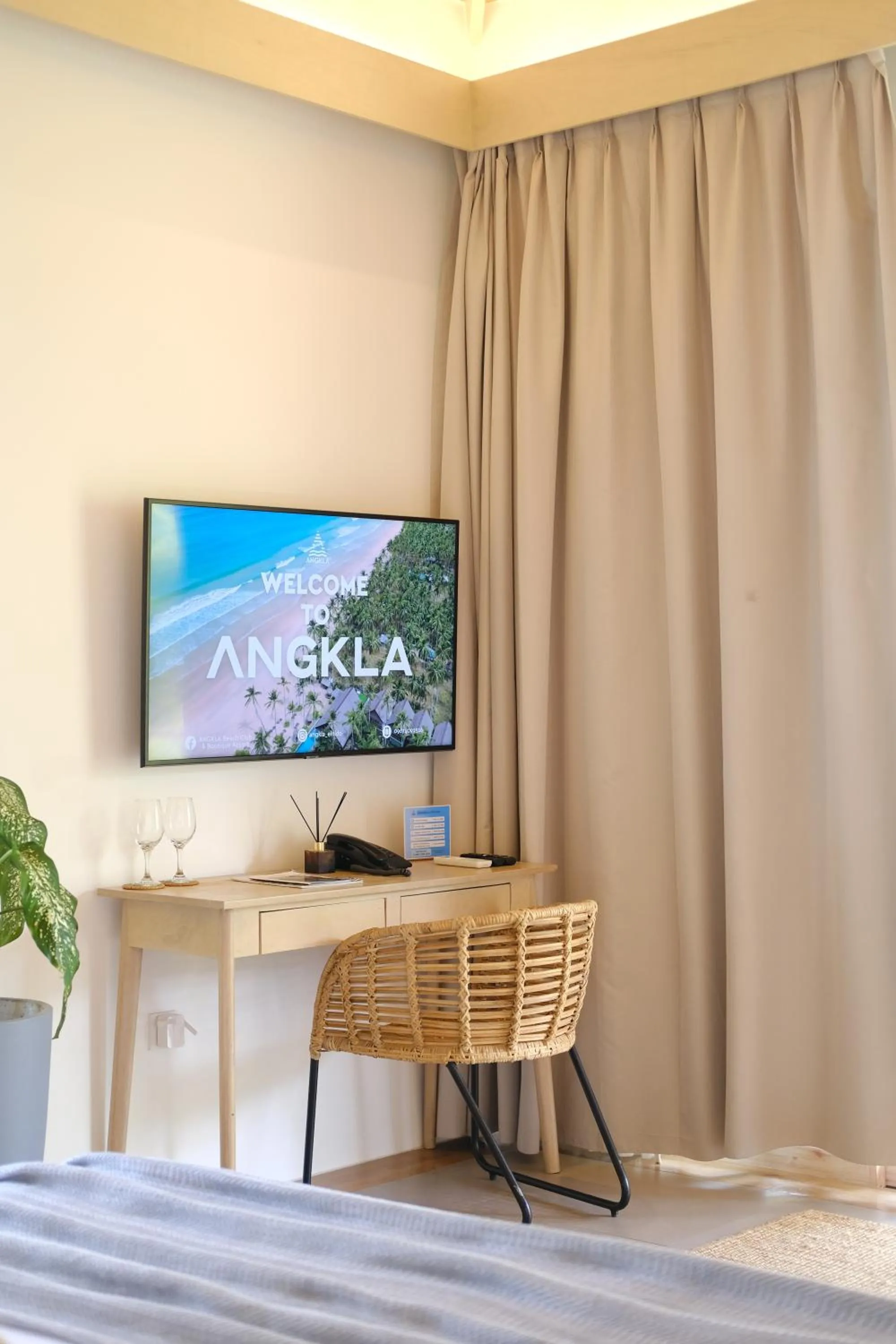 TV and multimedia in ANGKLA Beach Club & Boutique Resort