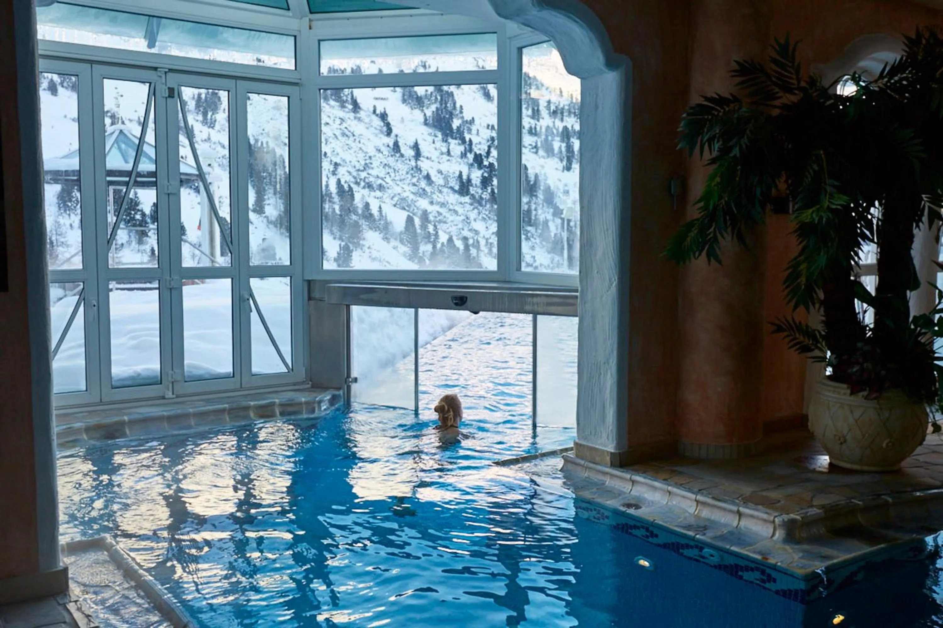 Swimming pool in Sporthotel Cinderella