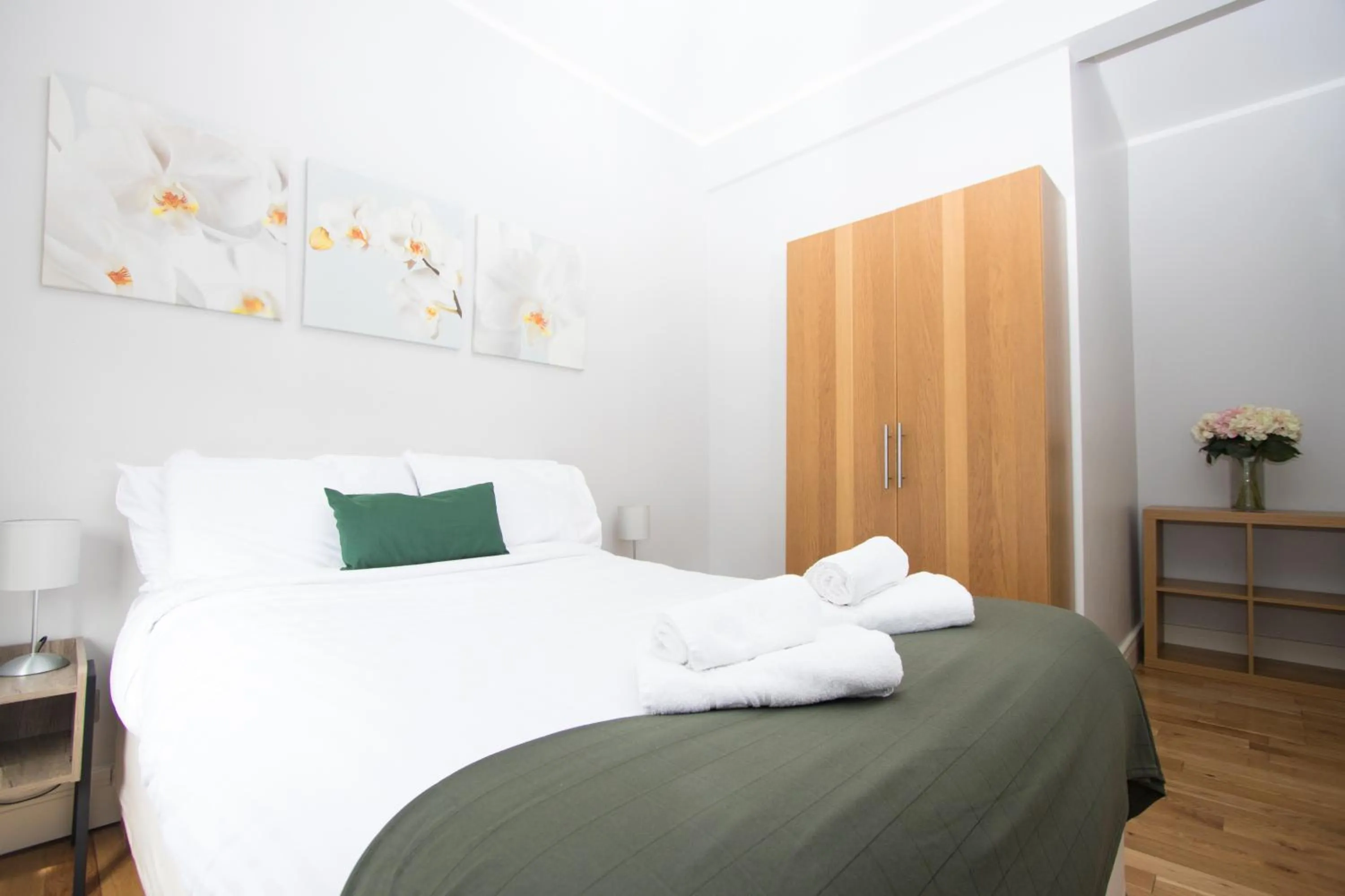 Bedroom, Bed in Westciti Croydon Serviced Apartments