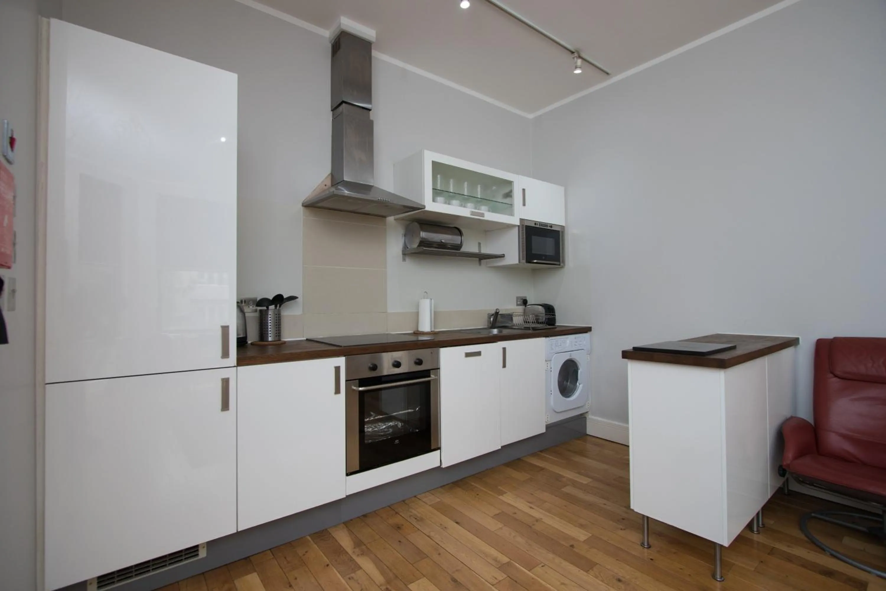 Kitchen or kitchenette in Westciti Croydon Serviced Apartments