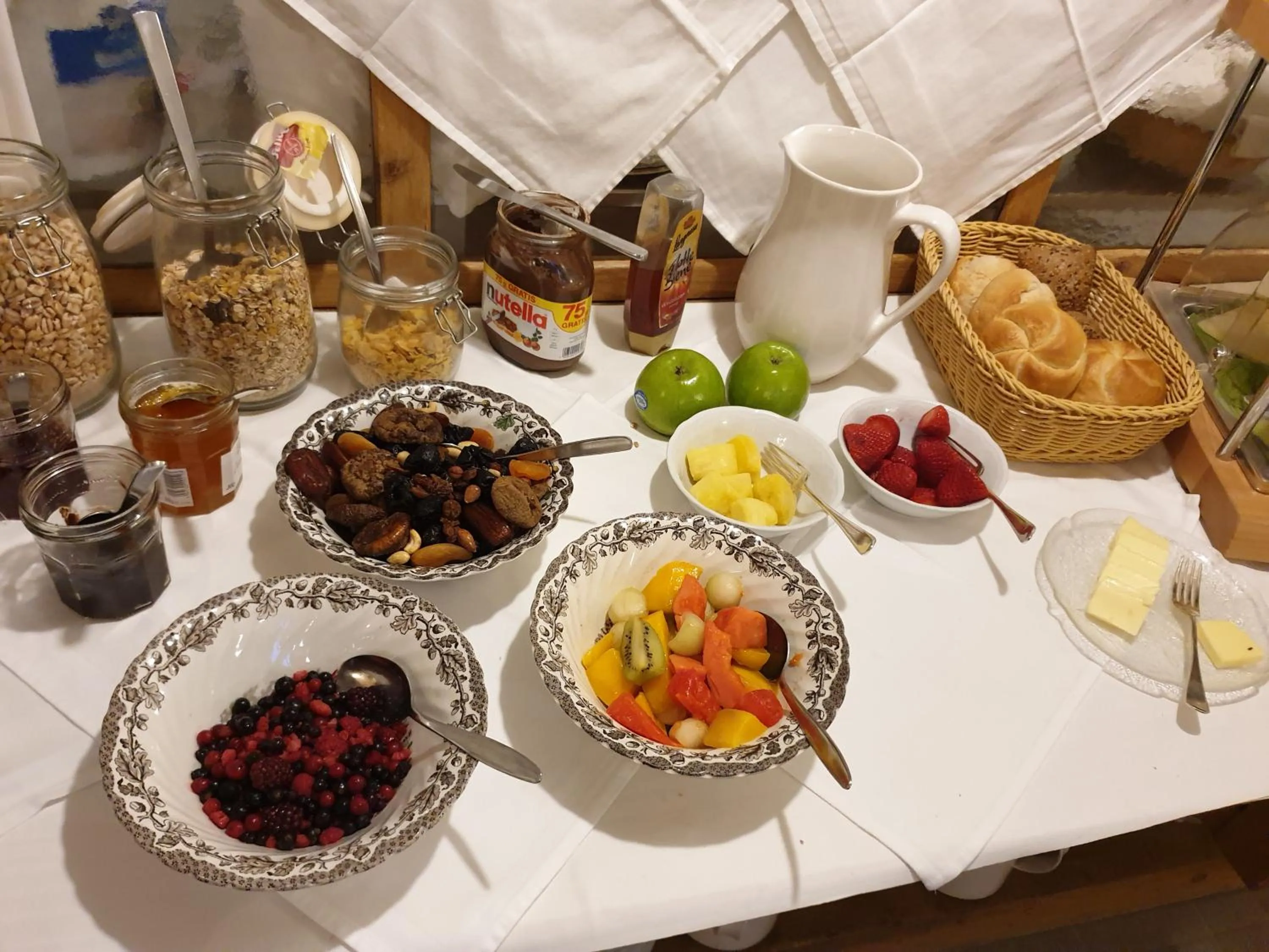 Buffet breakfast in CB Hotel Becker