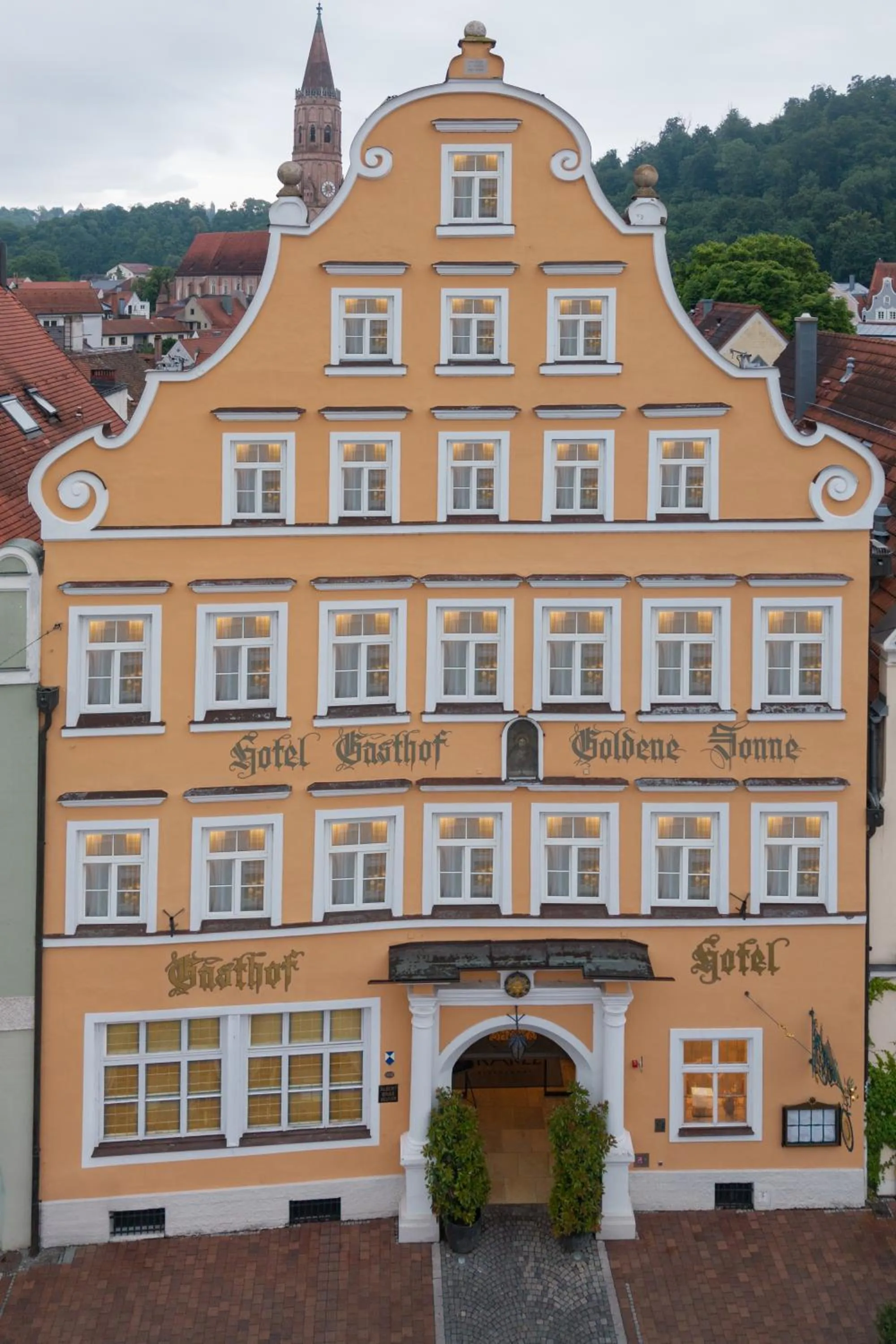 Facade/entrance in Hotel Goldene Sonne