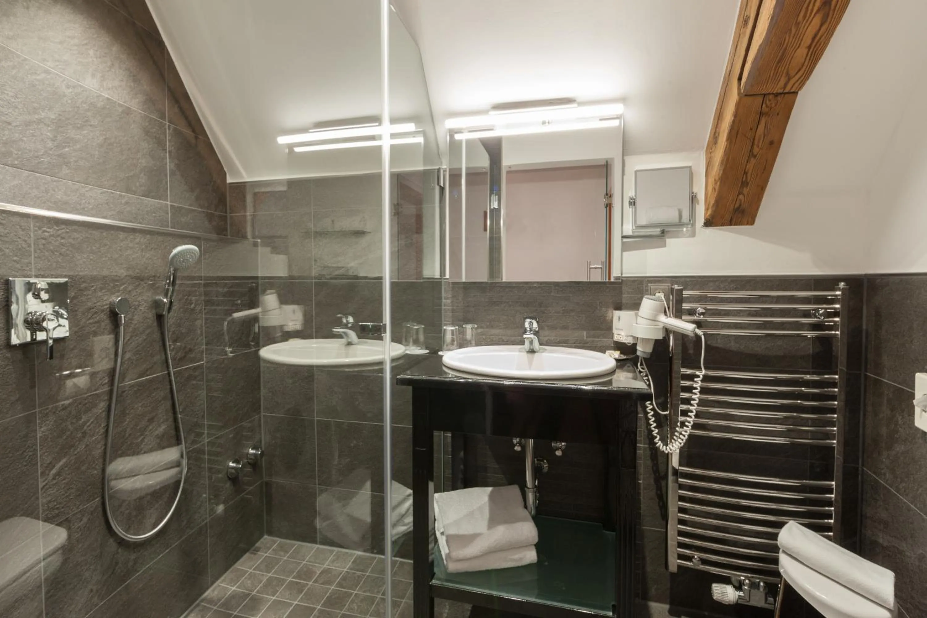 Shower in Hotel Goldene Sonne