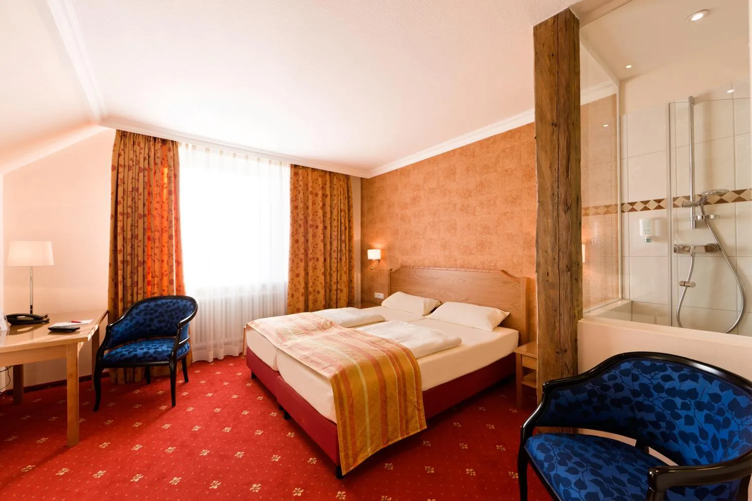 Photo of the whole room, Bed in Hotel Goldene Sonne