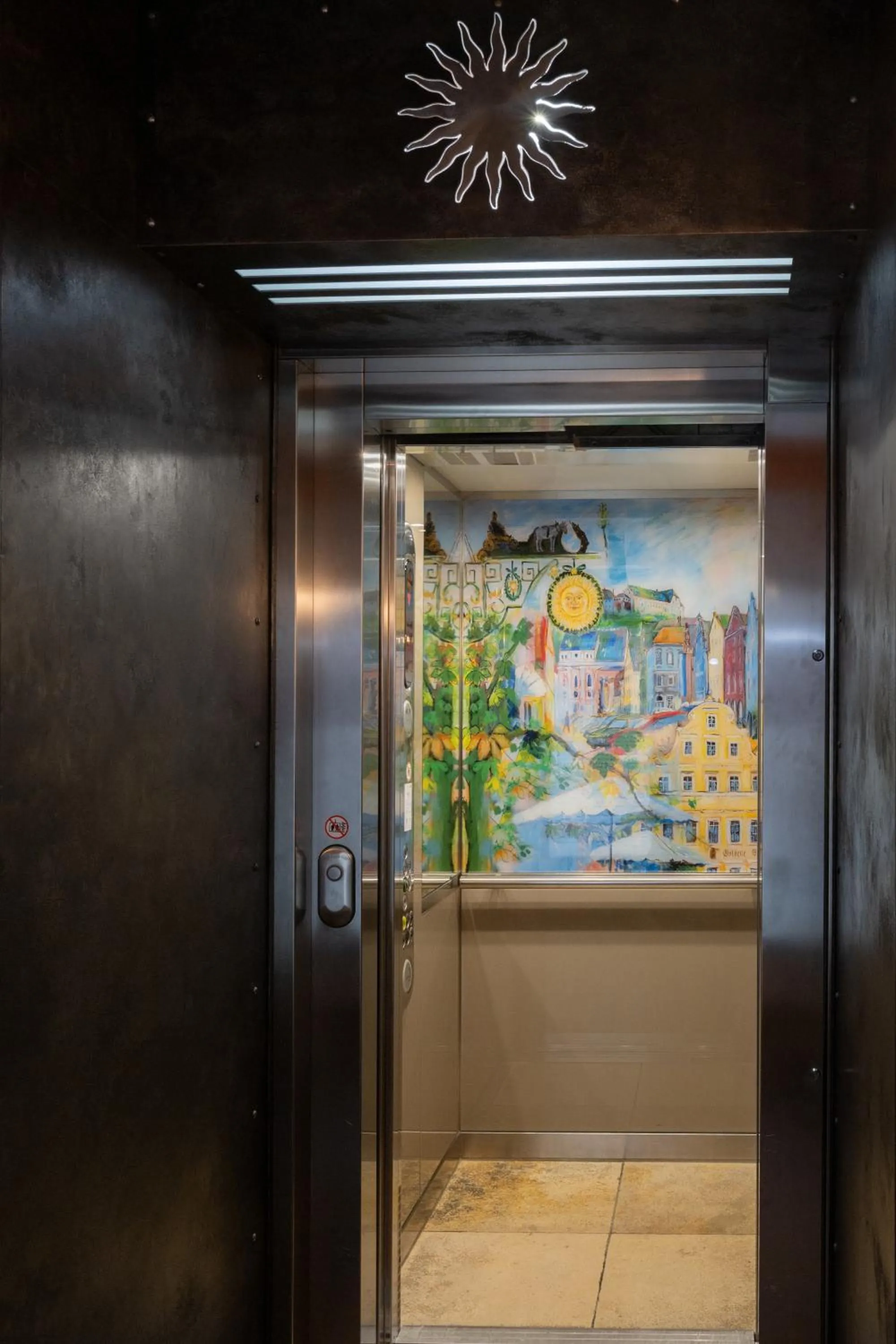 elevator in Hotel Goldene Sonne