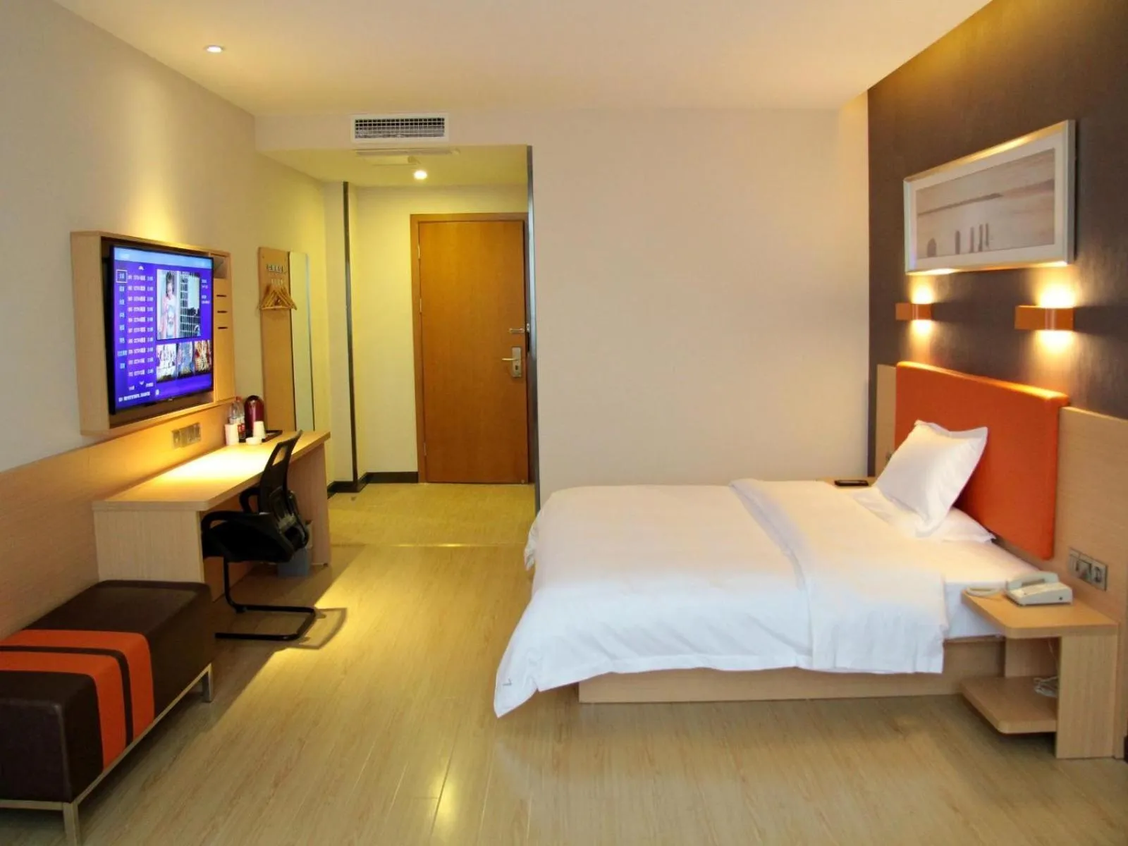 Bed in 7Days Premium Leshan Qianwei Fengye Fortune Center Branch