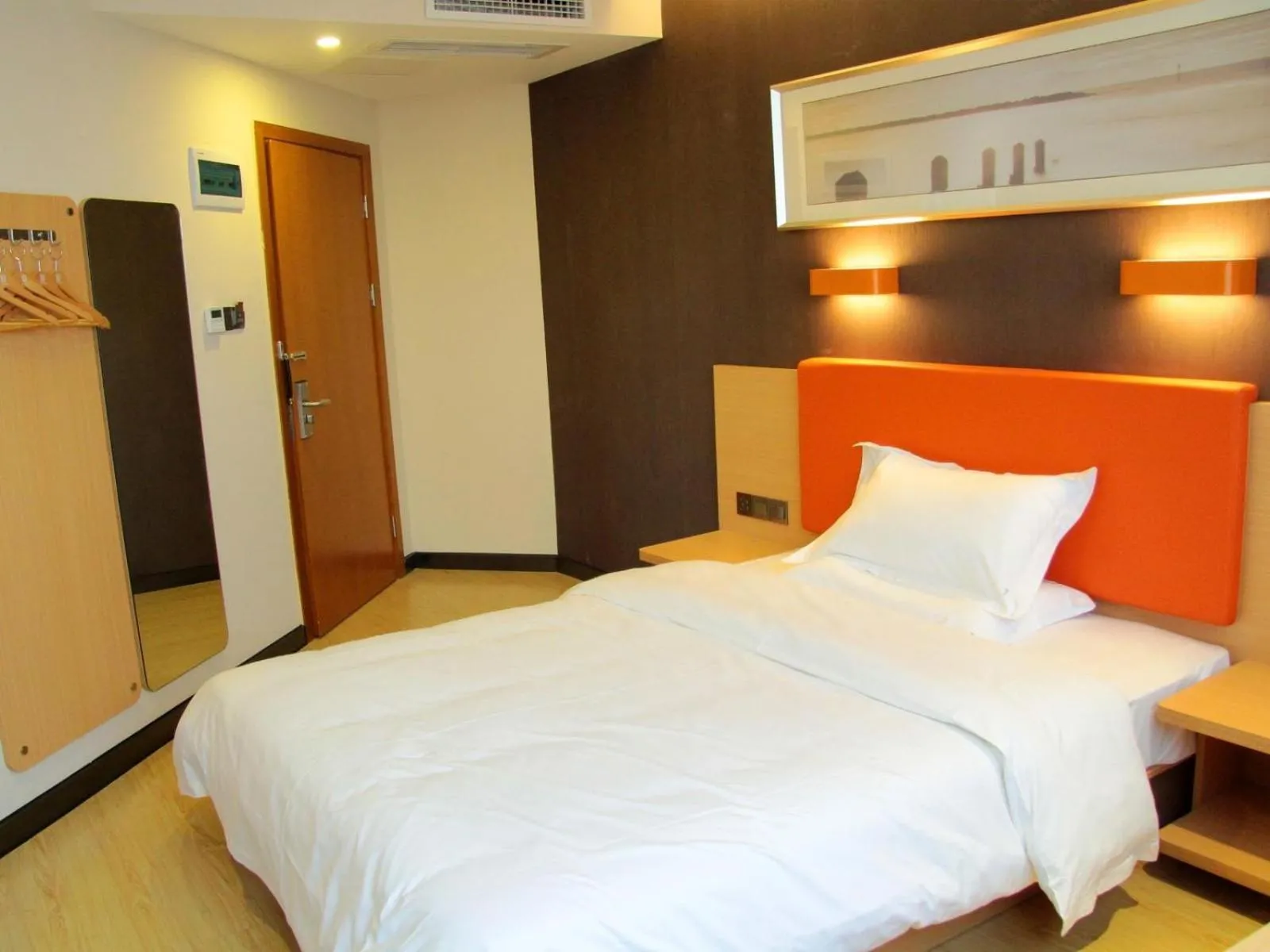 Bed in 7Days Premium Leshan Qianwei Fengye Fortune Center Branch