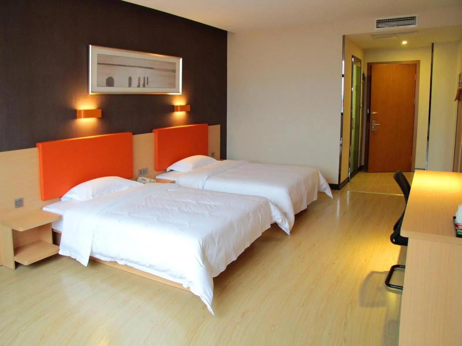 Bed in 7Days Premium Leshan Qianwei Fengye Fortune Center Branch