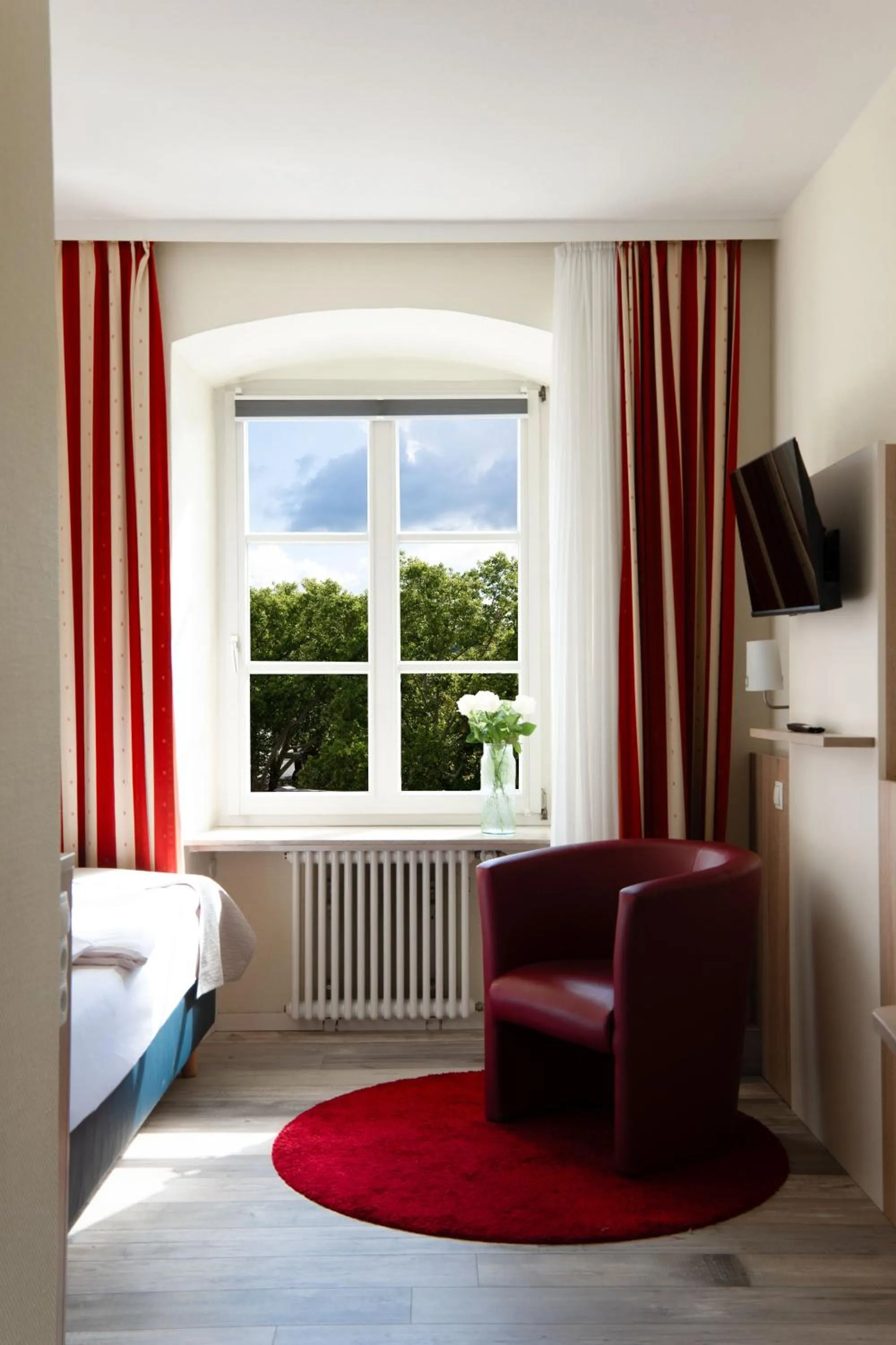 TV and multimedia, Bed in Hotel Trierer Hof