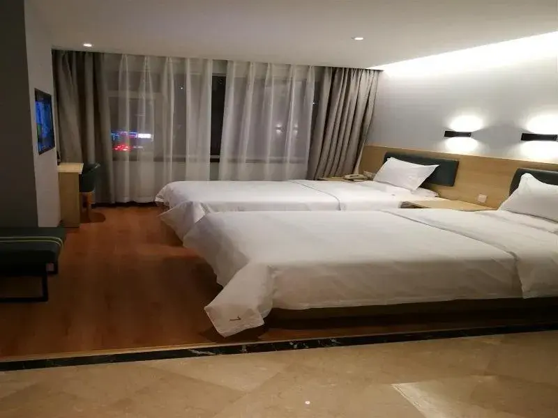 Bed in 7Days Premium Dalian Xinghai Square Xi'an Road Subway Station Branch Bed in 7Days Premium Dalian Xinghai Square Xi'an Road Subway Station Branch