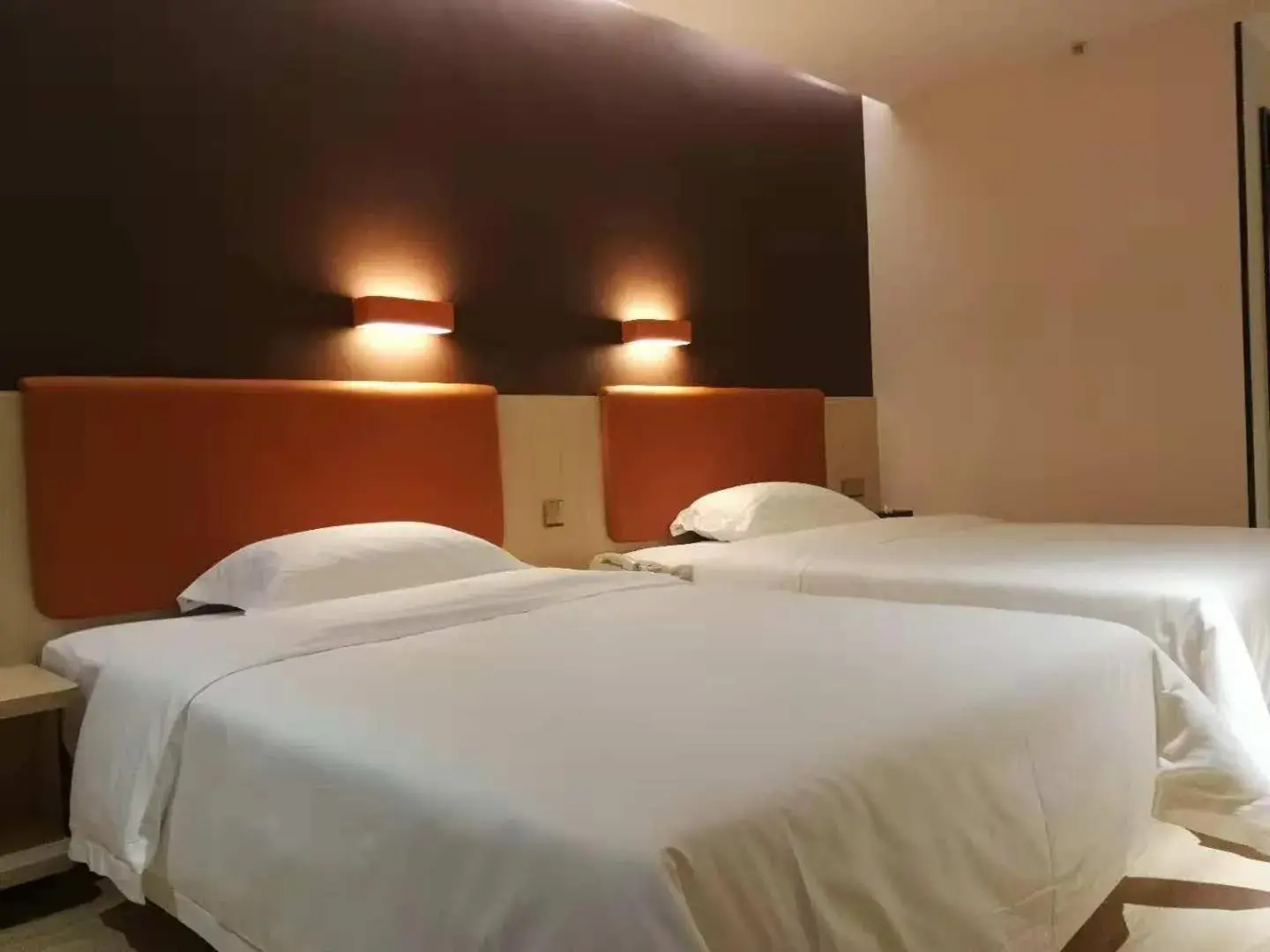 Bed in 7Days Premium Dongguan Houjie Exhibition Center Shatian Branch Bed in 7Days Premium Dongguan Houjie Exhibition Center Shatian Branch