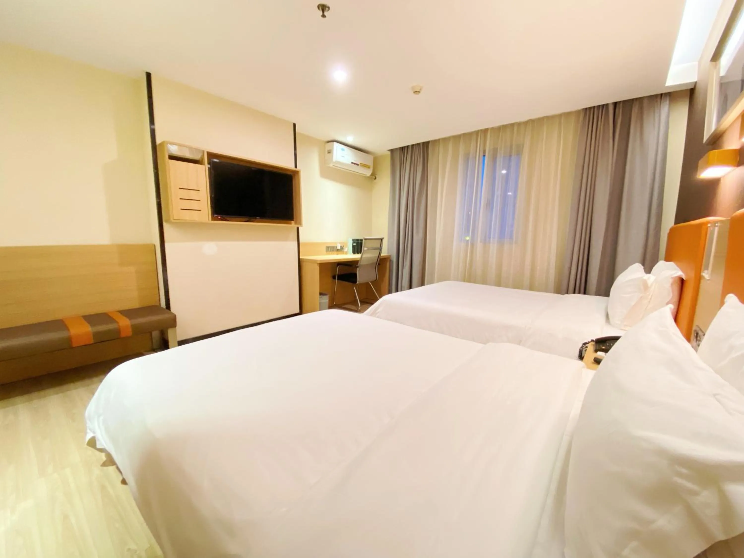 Bed in 7Days Premium Guangzhou Chenjiaci Dukang Avenue
