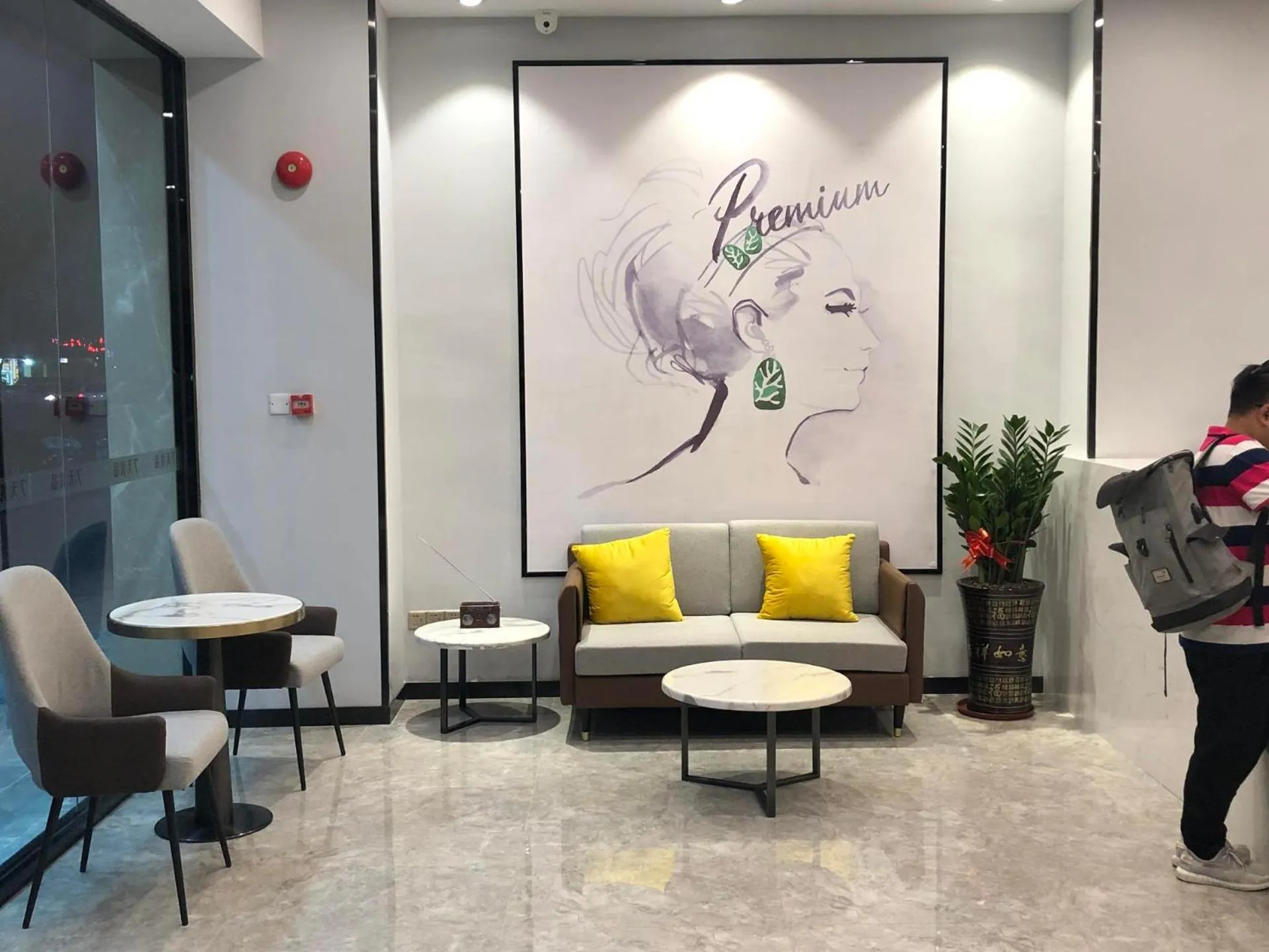 7Days Premium Zhongshan Tanzhou Town Market Central Branch