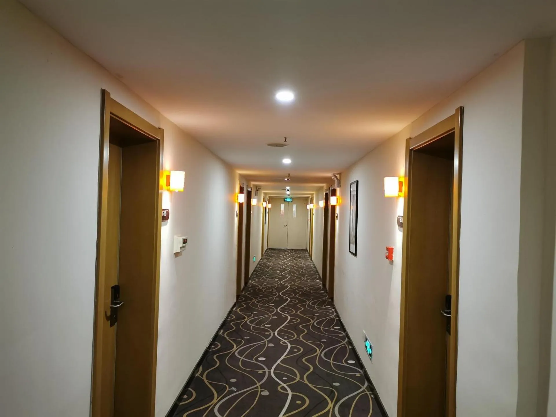 7Days Premium Jiyuan Tiantai Road Xinyao City Square Branch