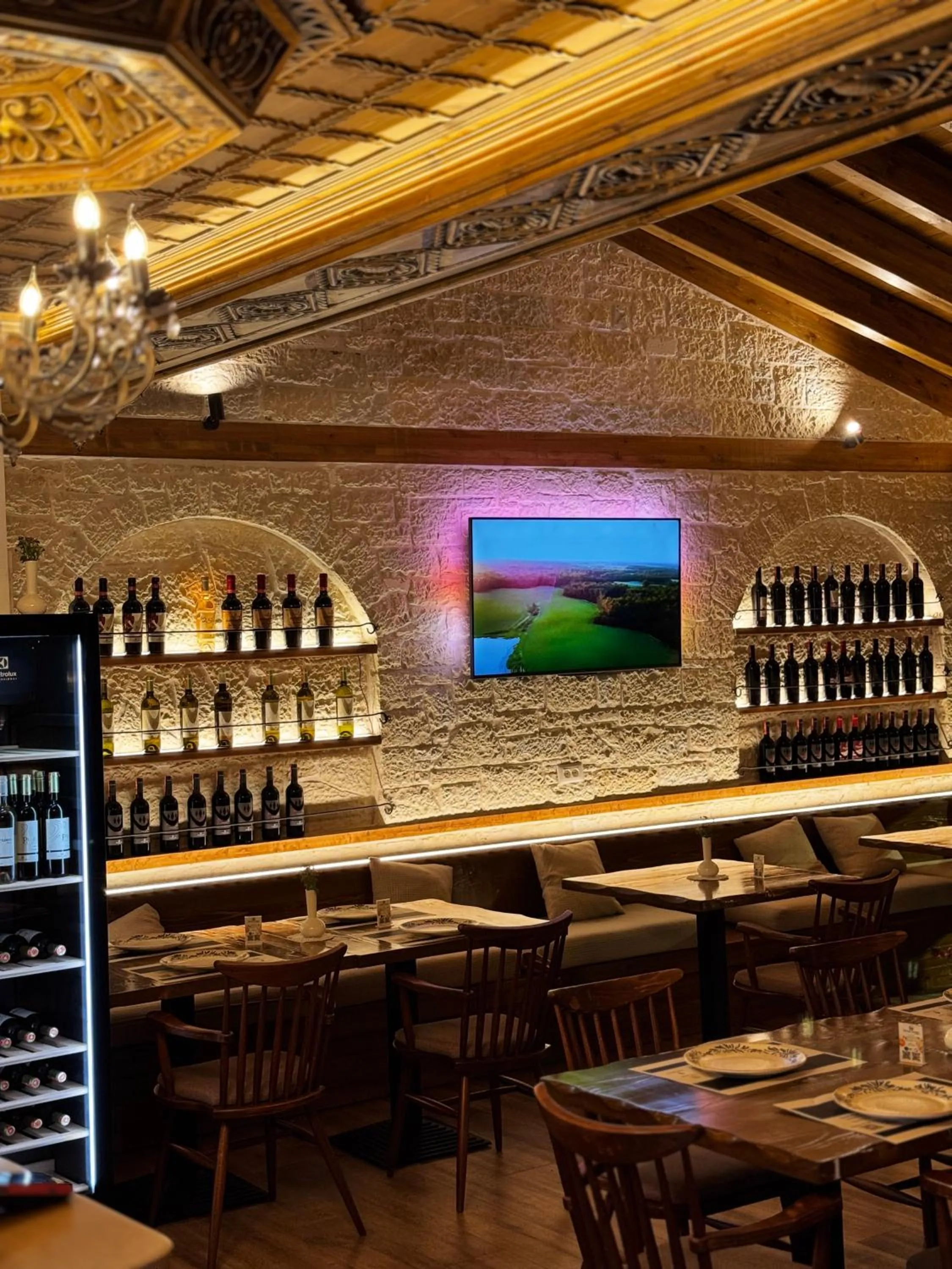 Restaurant/places to eat in HOTEL ANSEL