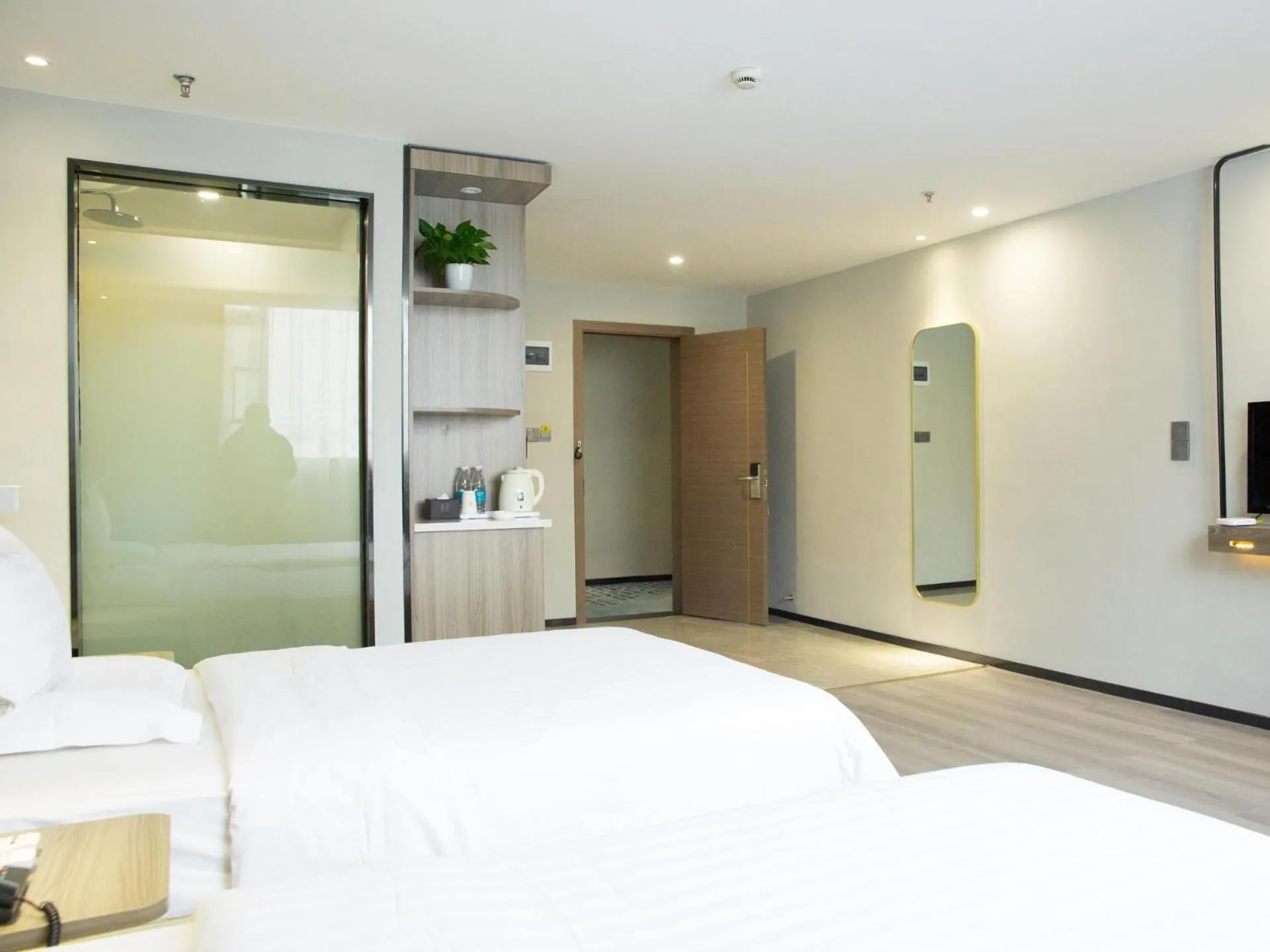 Bed in 7Days Premium Xingyi Pingdong Avenue Branch