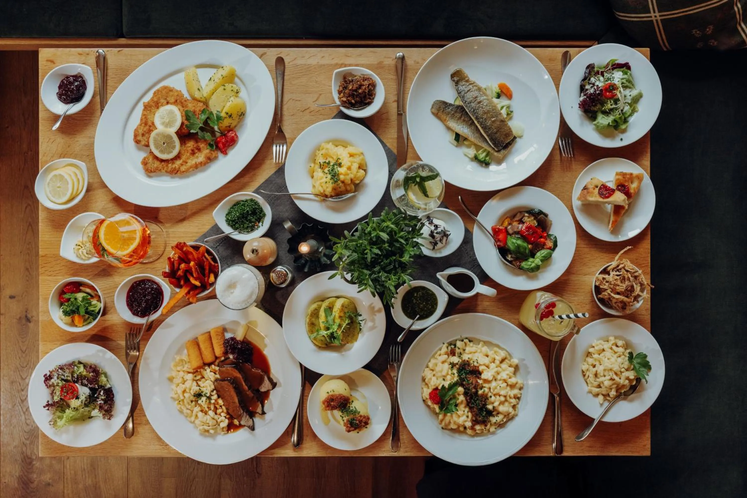 Restaurant/places to eat in Hotel Waldhorn