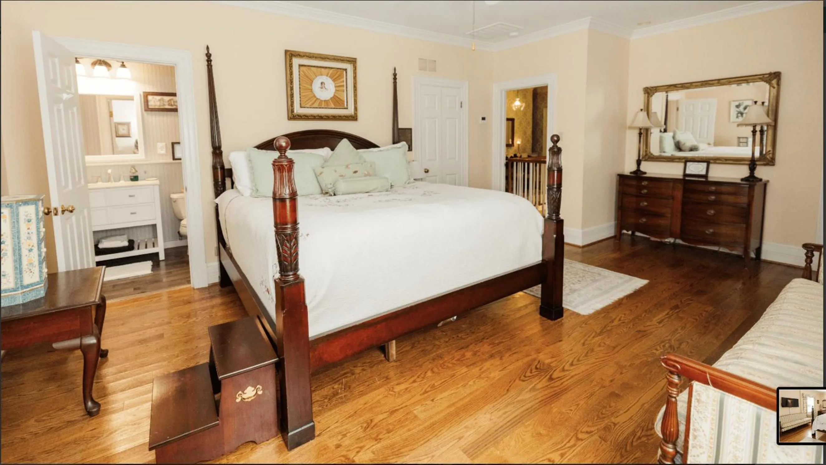 Bedroom, Bed in Virginia Cliffe Inn