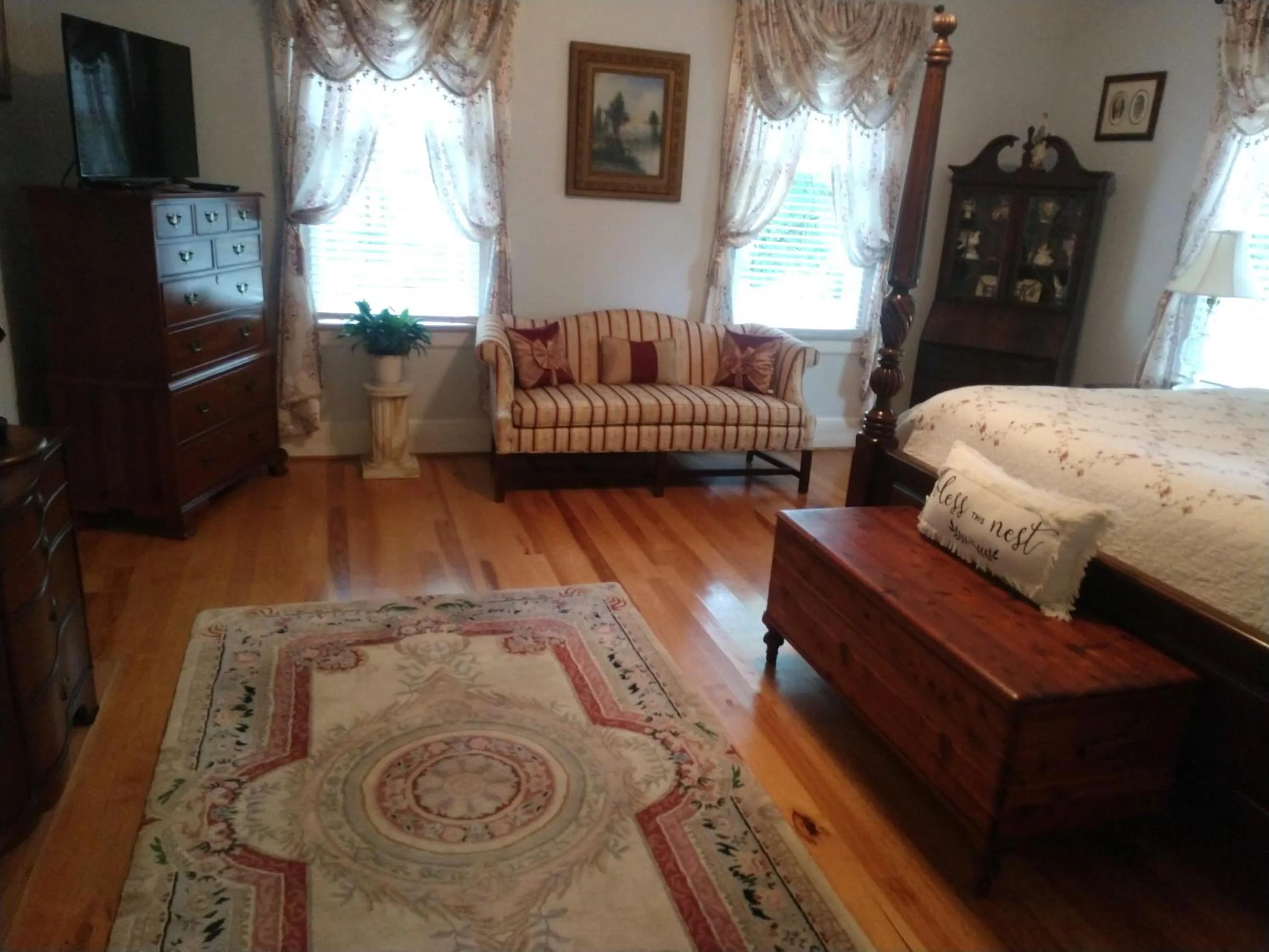 Bedroom, Bed in Virginia Cliffe Inn
